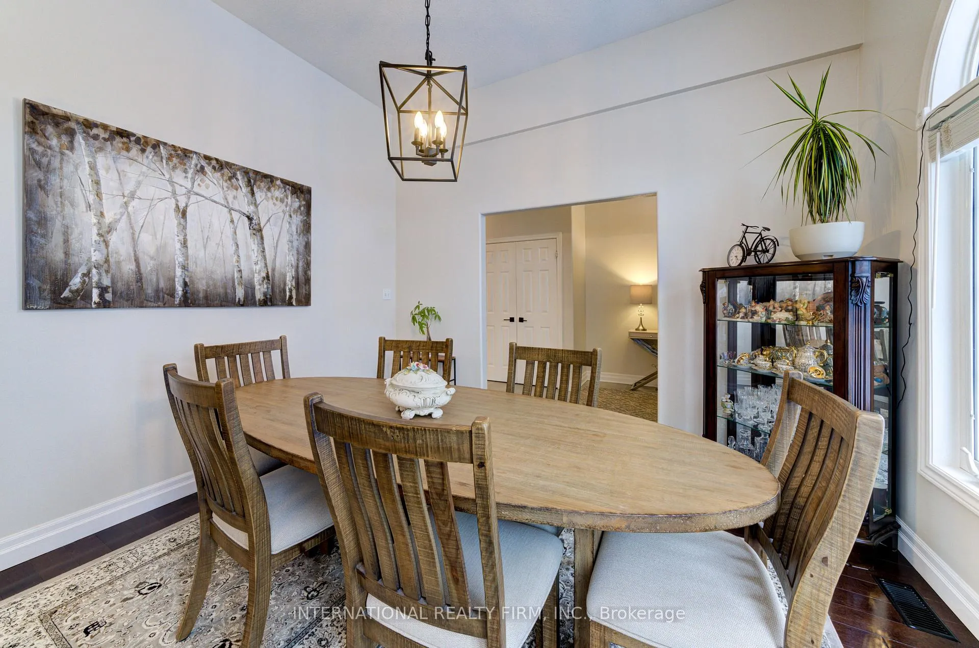 Photo 7 of 20 Prince William Way, Barrie, Innis-Shore — HOMEH