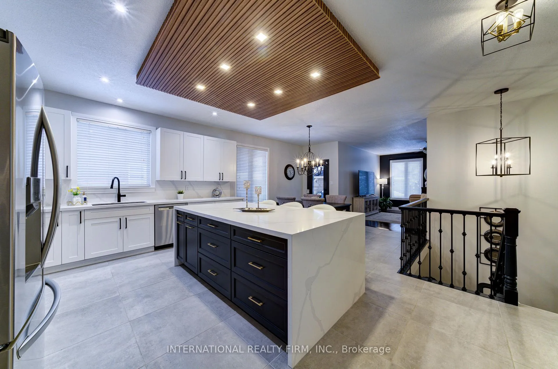 Photo 9 of 20 Prince William Way, Barrie, Innis-Shore — HOMEH
