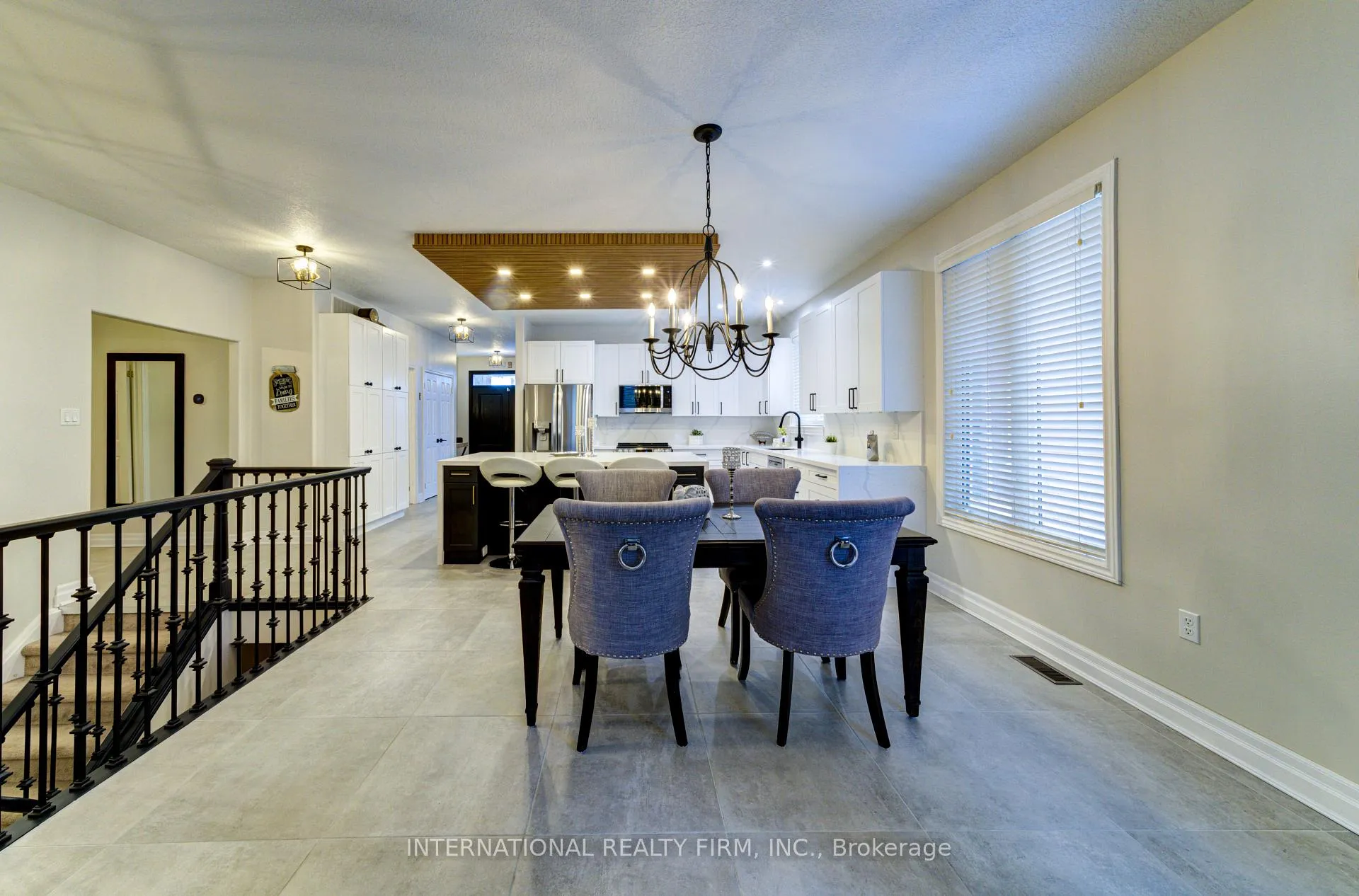 Photo 18 of 20 Prince William Way, Barrie, Innis-Shore — HOMEH