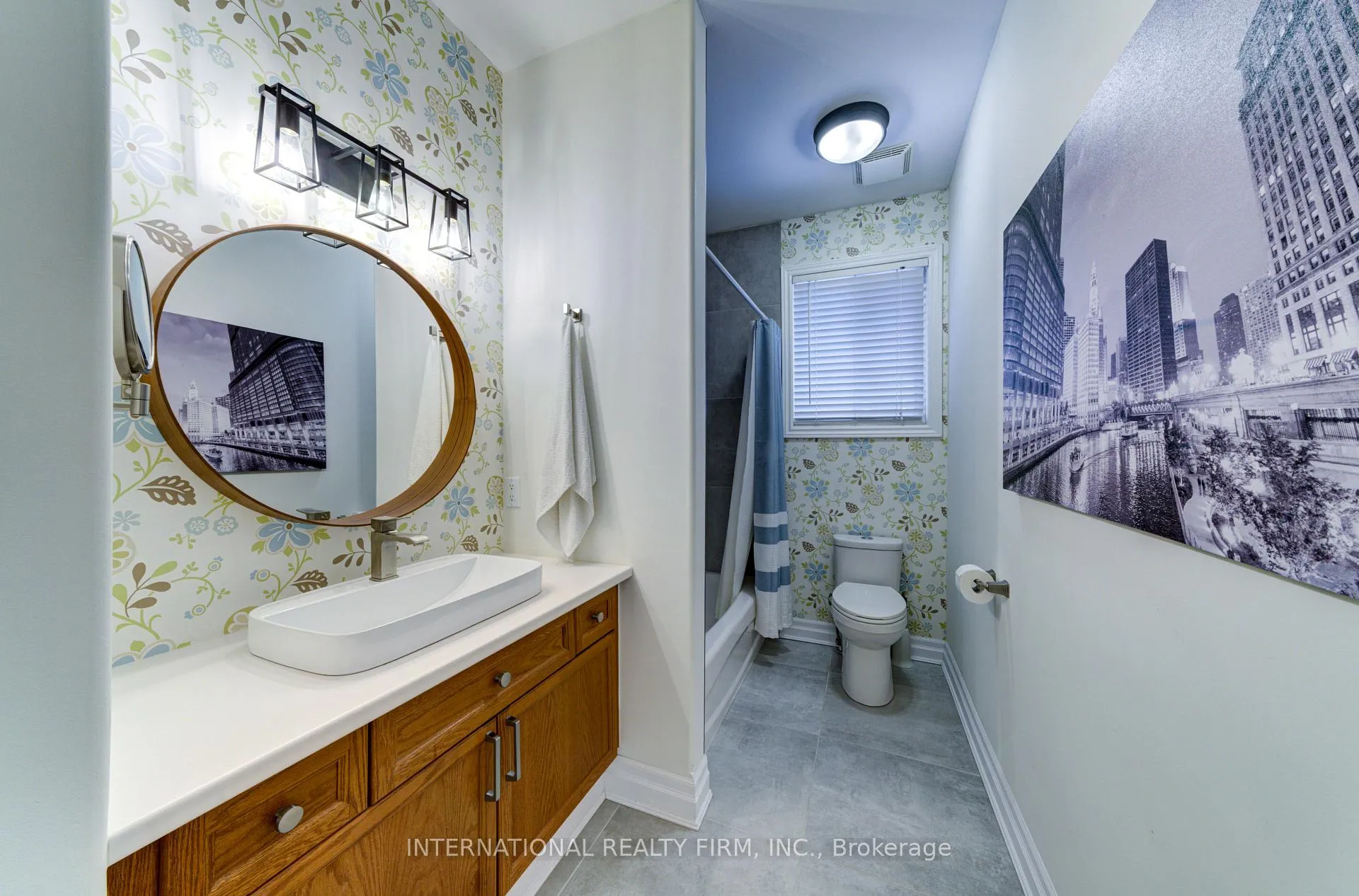Photo 23 of 20 Prince William Way, Barrie, Innis-Shore — HOMEH
