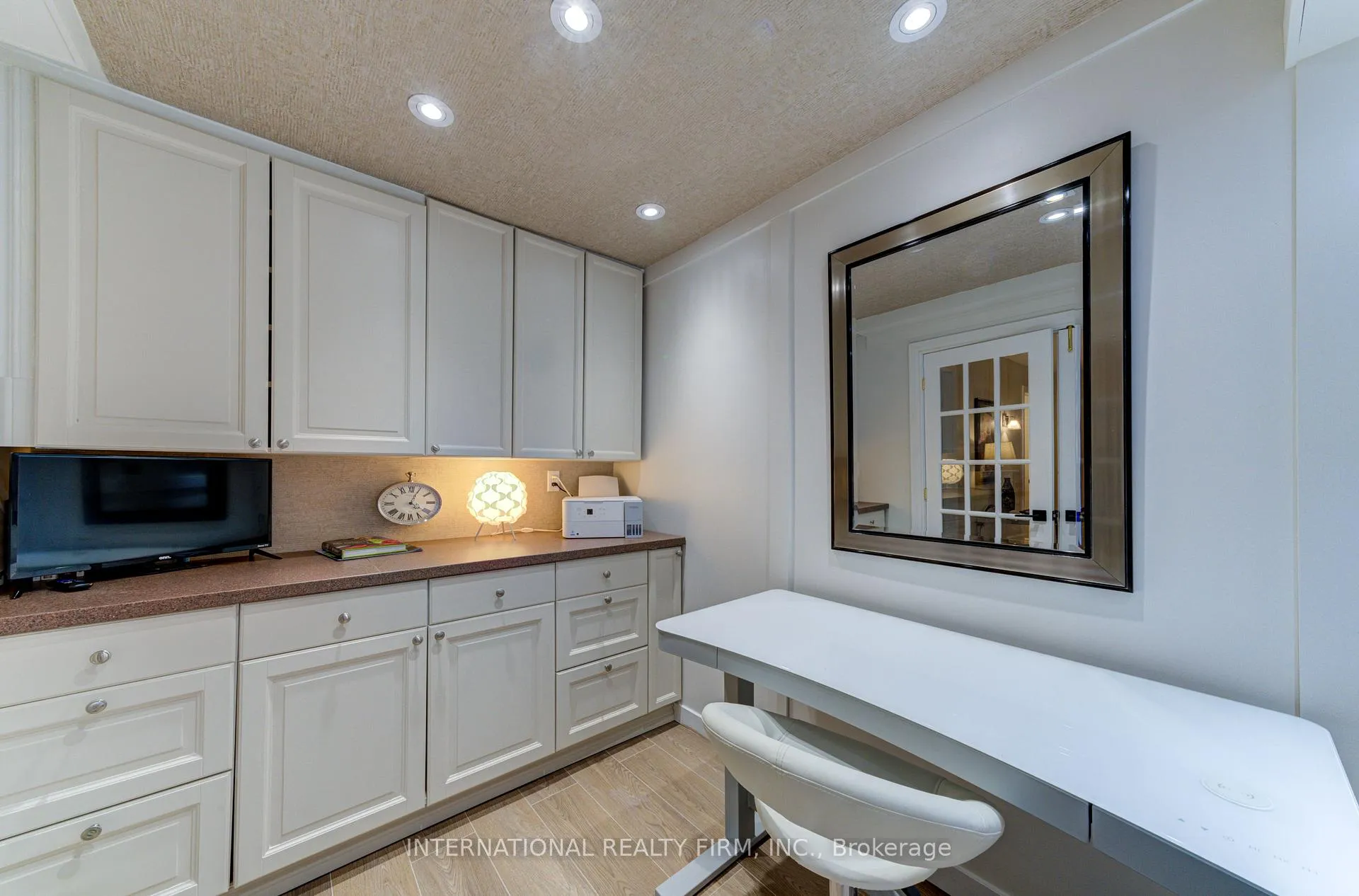 Photo 32 of 20 Prince William Way, Barrie, Innis-Shore — HOMEH