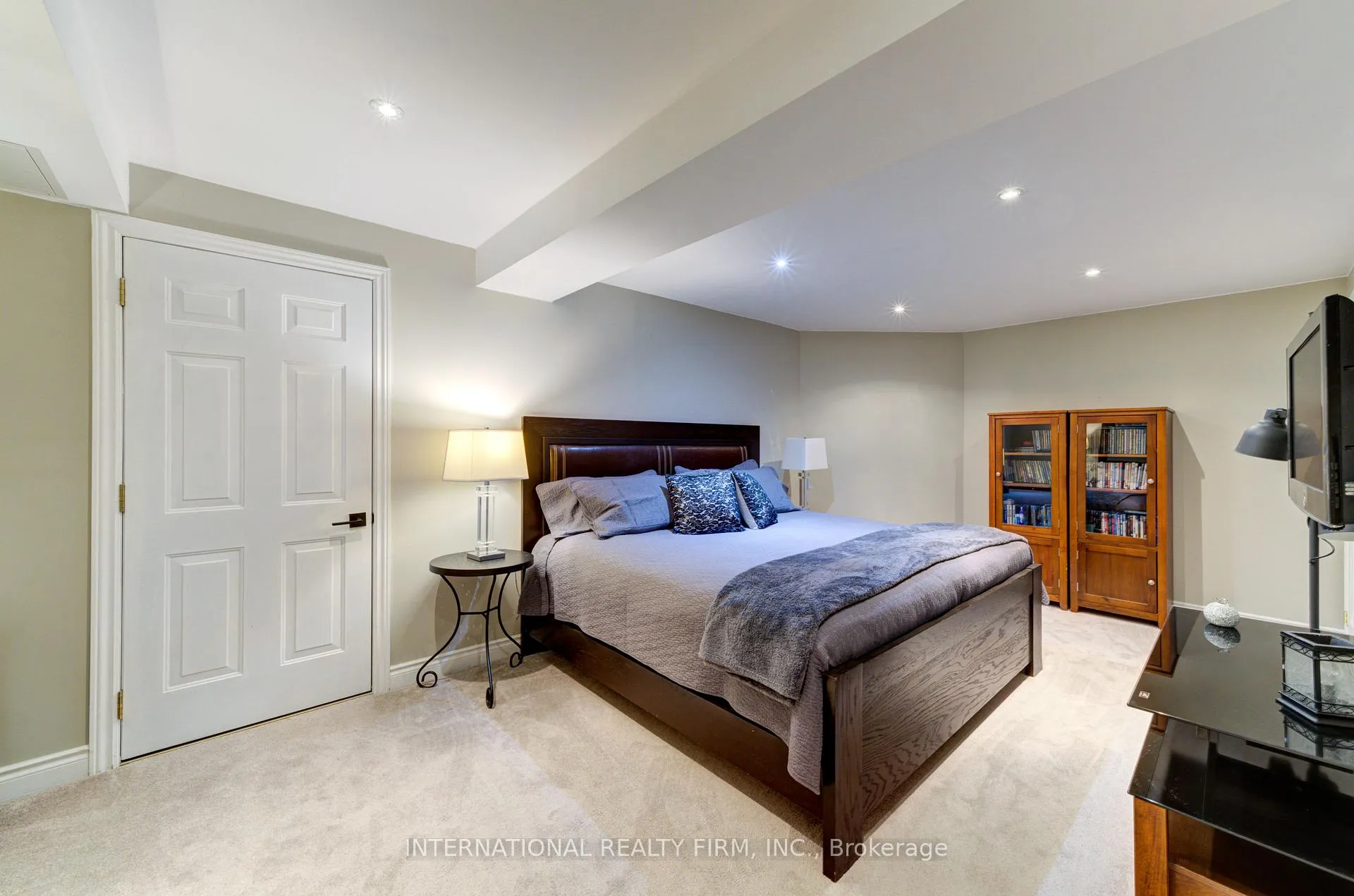 Photo 35 of 20 Prince William Way, Barrie, Innis-Shore — HOMEH