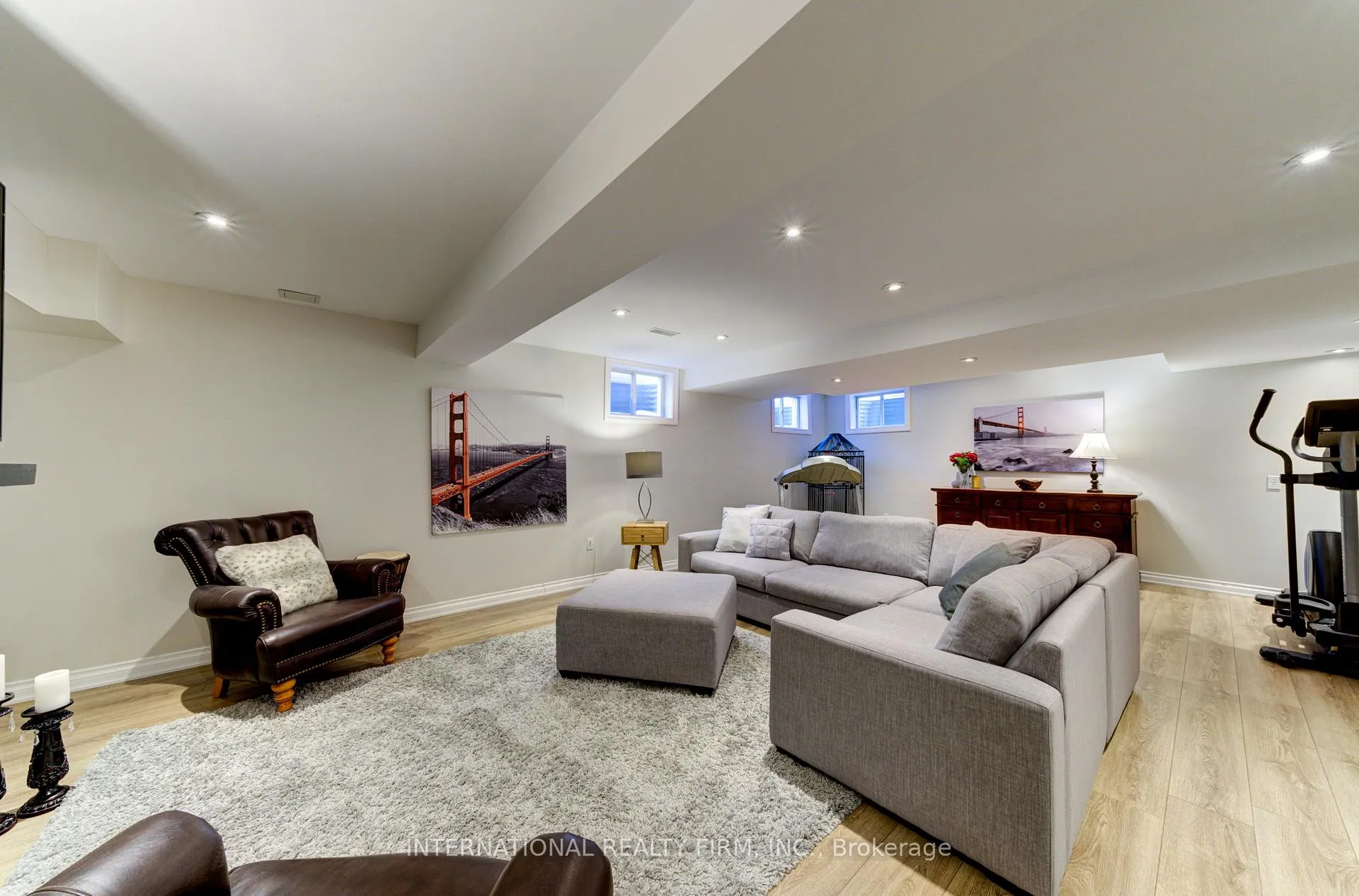 Photo 40 of 20 Prince William Way, Barrie, Innis-Shore — HOMEH