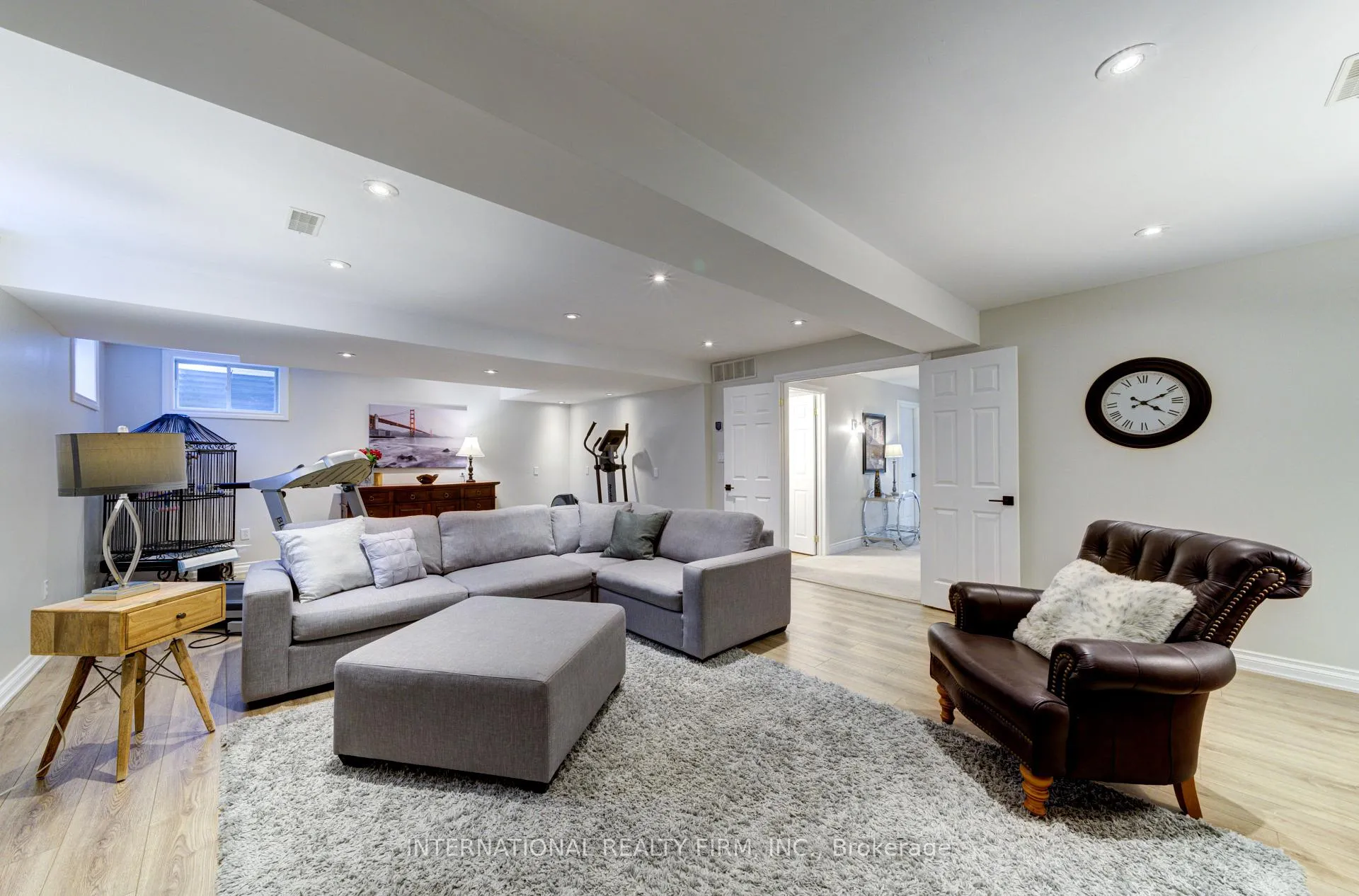 Photo 41 of 20 Prince William Way, Barrie, Innis-Shore — HOMEH