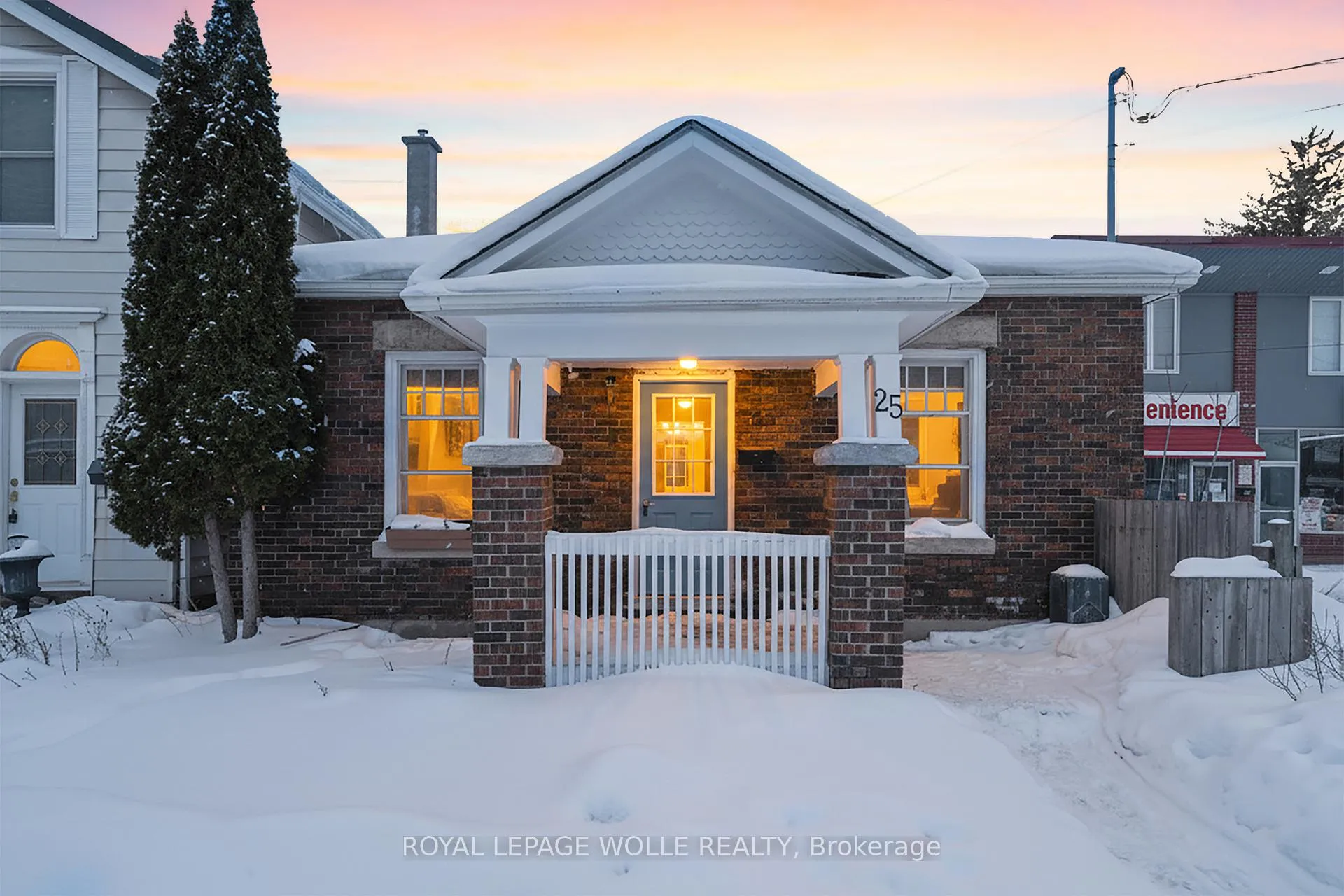 Photo 2 of 25 London Road W, Guelph, Exhibition Park — HOMEH