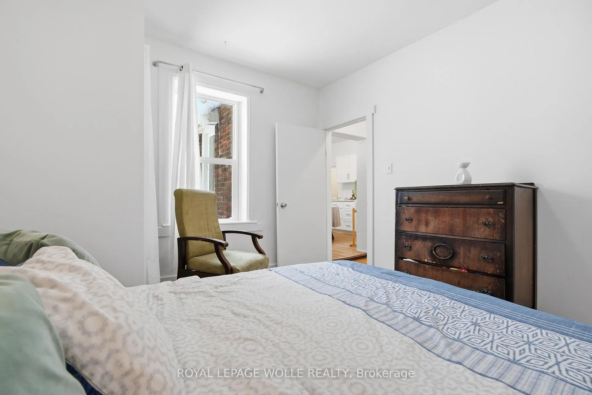 Photo 19 of 25 London Road W, Guelph, Exhibition Park — HOMEH