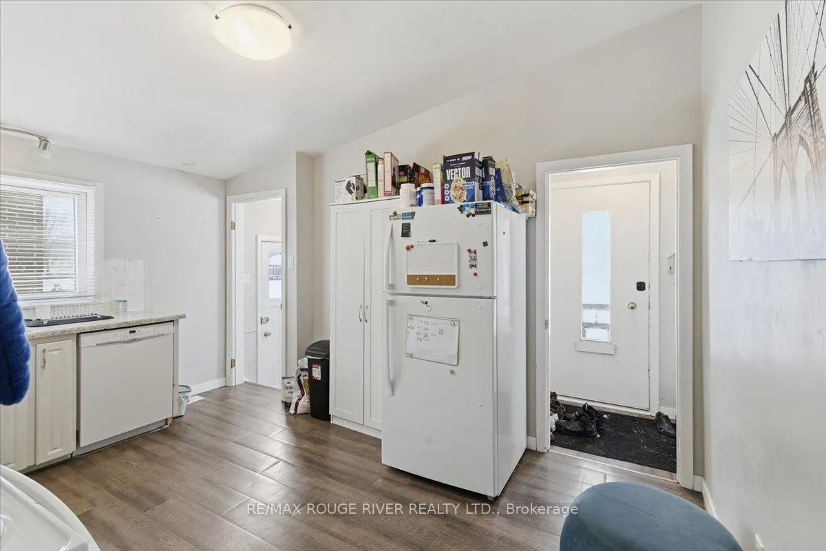 Photo 10 of 499 Raymond Street, Peterborough, Northcrest Ward 5 — HOMEH