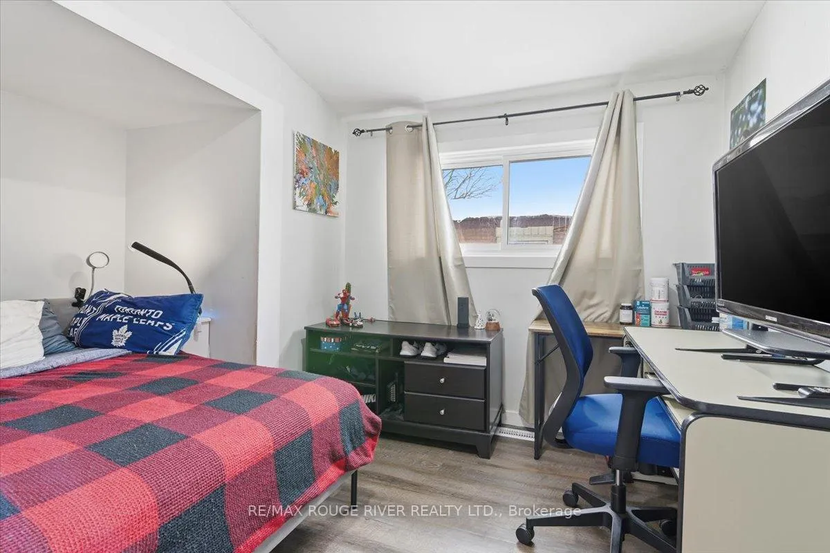 Photo 15 of 499 Raymond Street, Peterborough, Northcrest Ward 5 — HOMEH