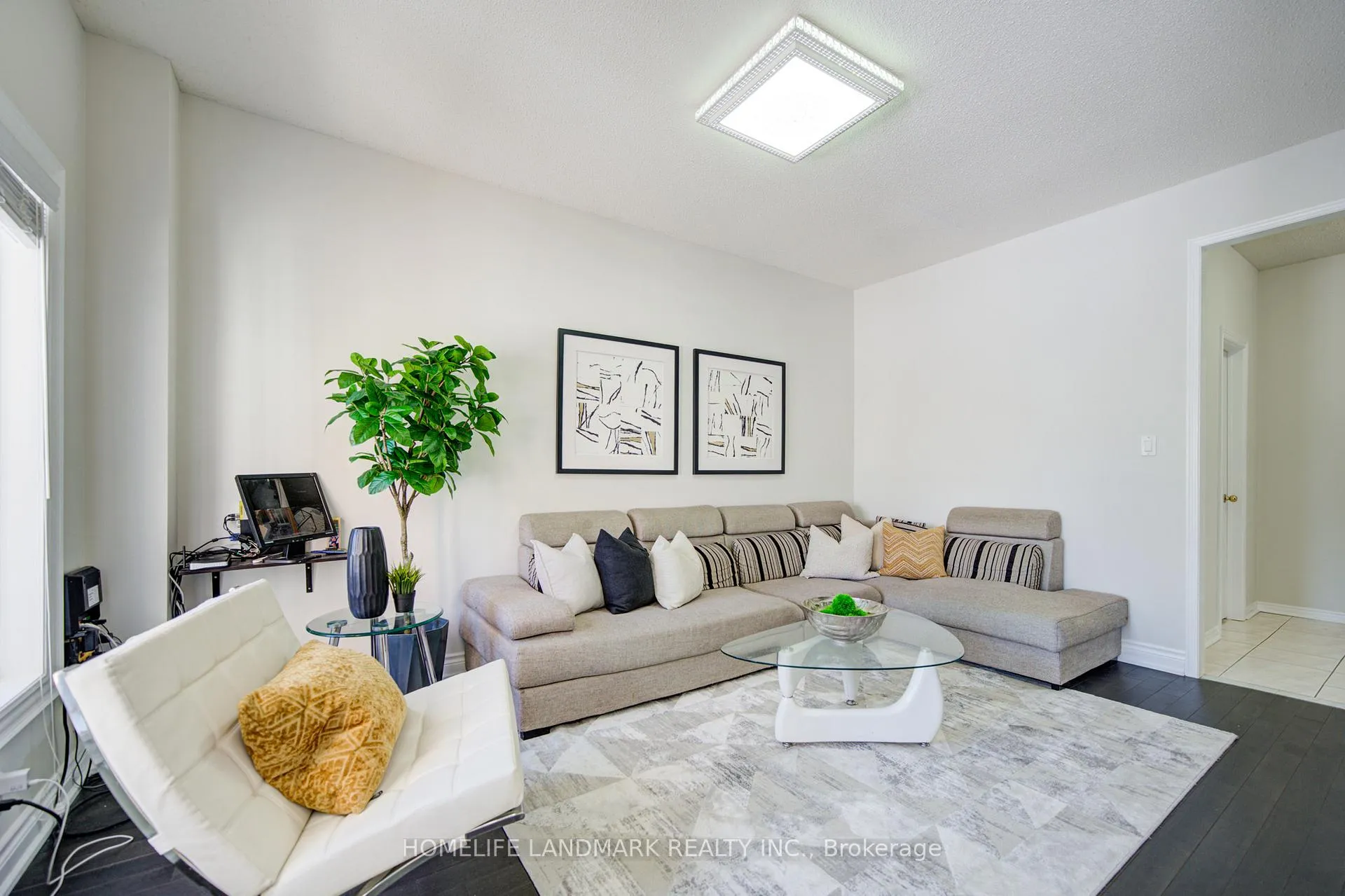 Photo 9 of 7 Walden Street, Markham, Middlefield — HOMEH