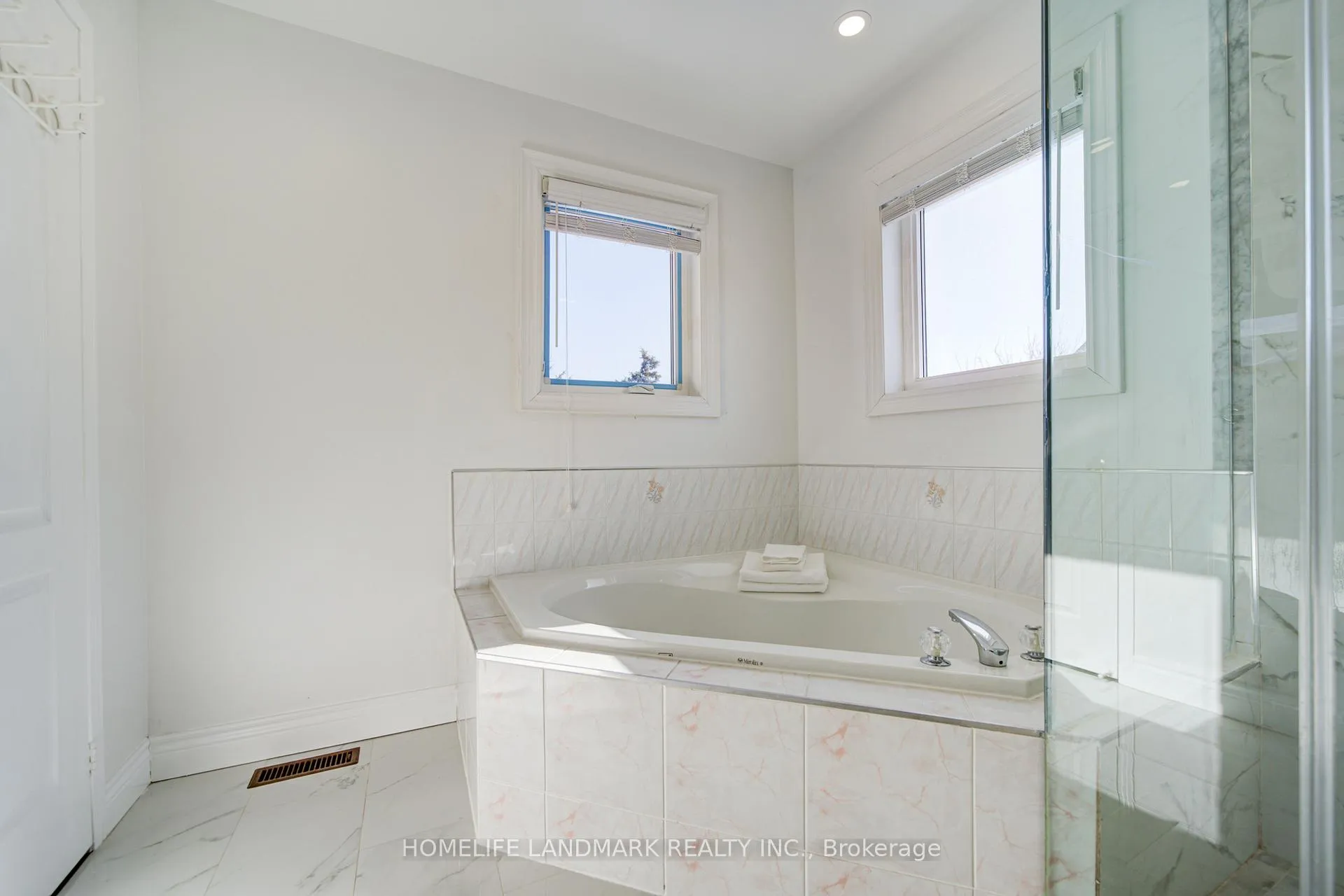 Photo 27 of 7 Walden Street, Markham, Middlefield — HOMEH