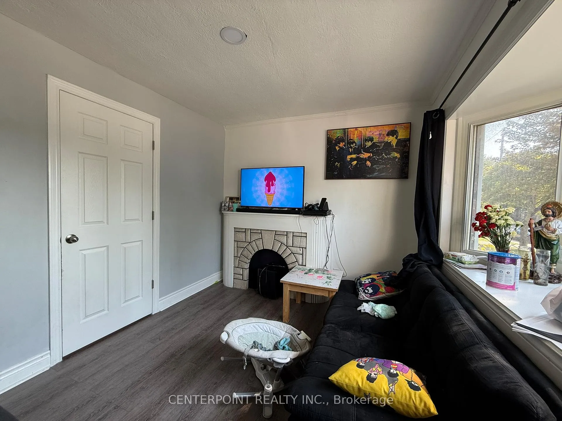 Photo 3 of 307 Linsmore Crescent, Toronto, East York — HOMEH