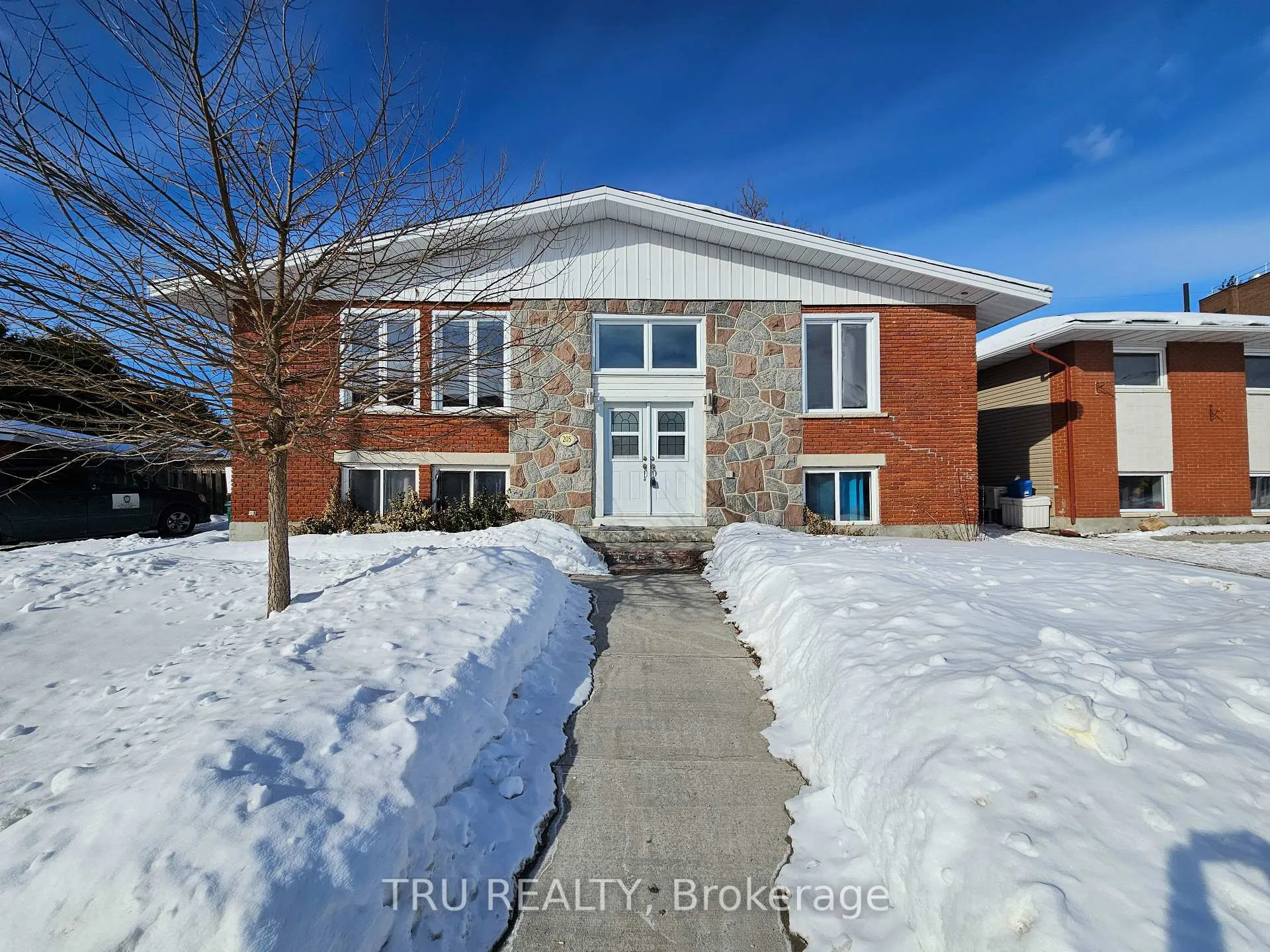Photo 1 of Unit 1, 205 Lavergne Street, Ottawa, Vanier — HOMEH
