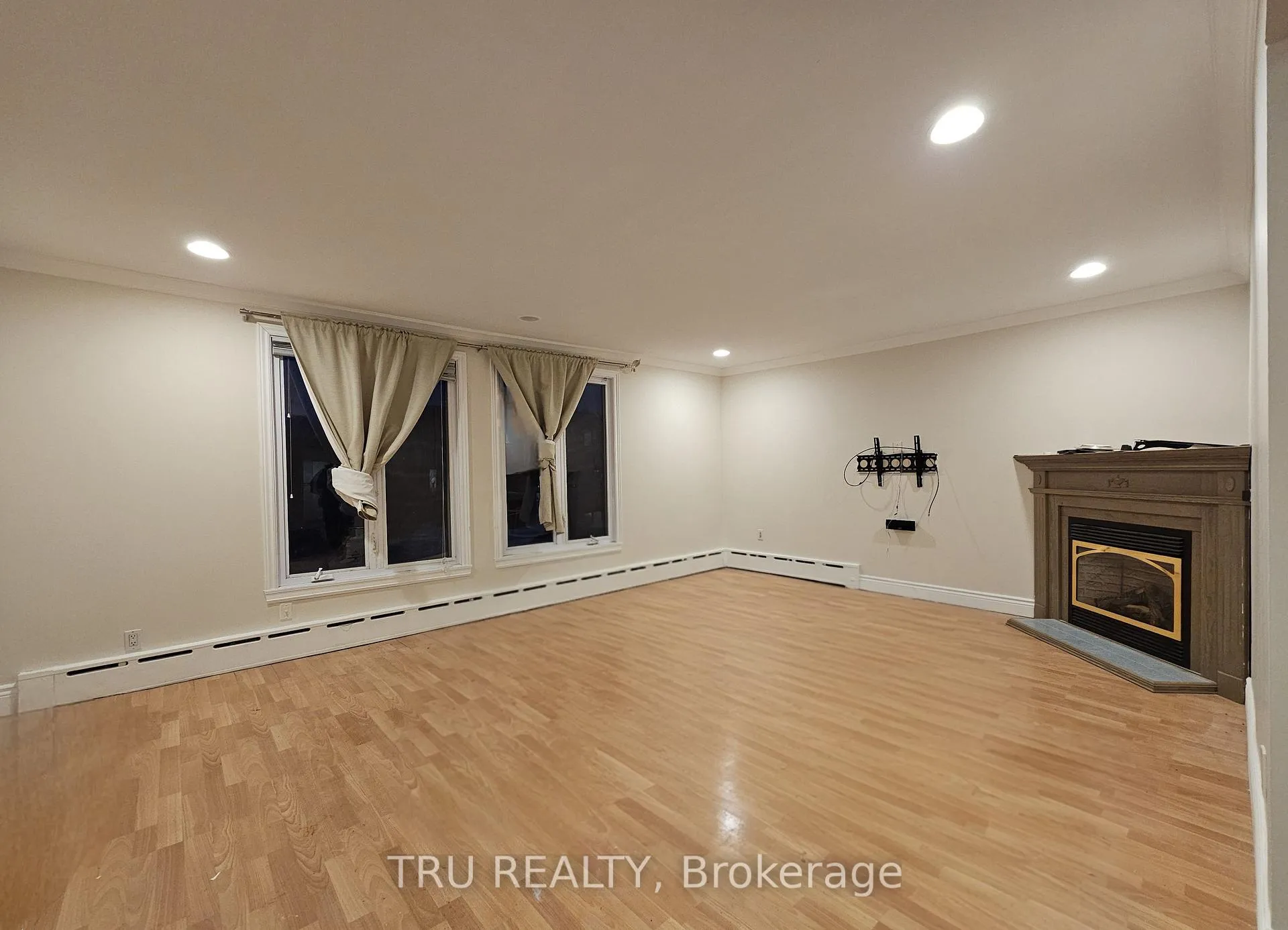 Photo 2 of Unit 1, 205 Lavergne Street, Ottawa, Vanier — HOMEH