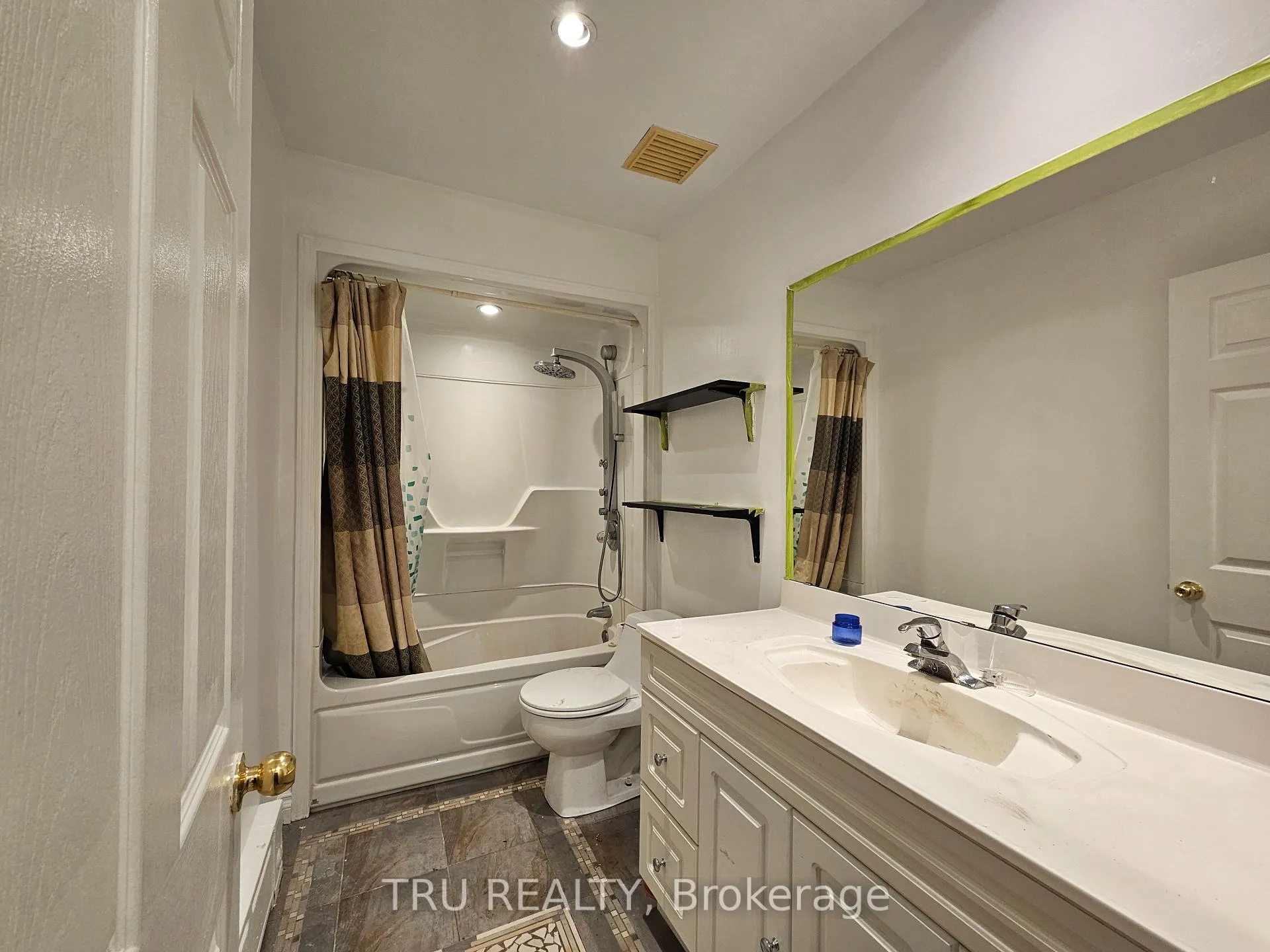 Photo 11 of Unit 1, 205 Lavergne Street, Ottawa, Vanier — HOMEH