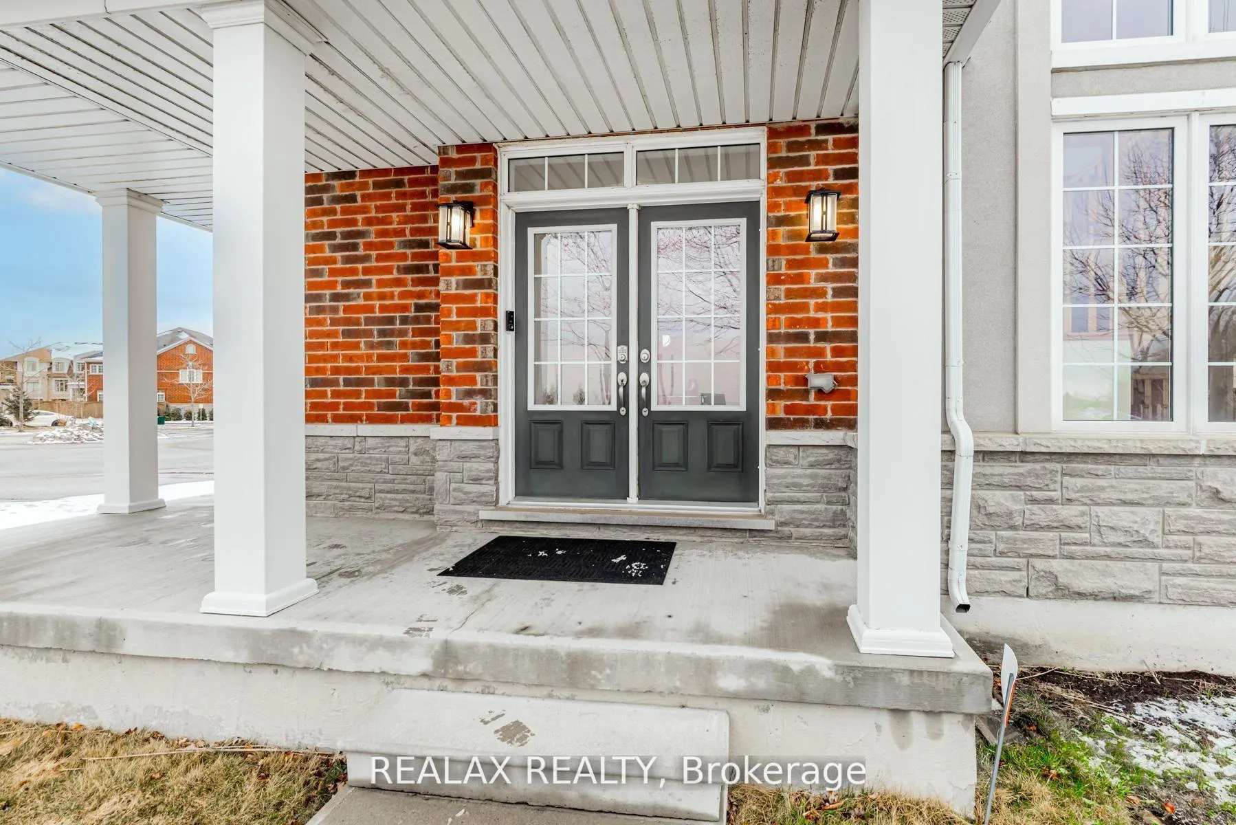Photo 2 of 143 Livante Court, Markham, Victoria Square — HOMEH