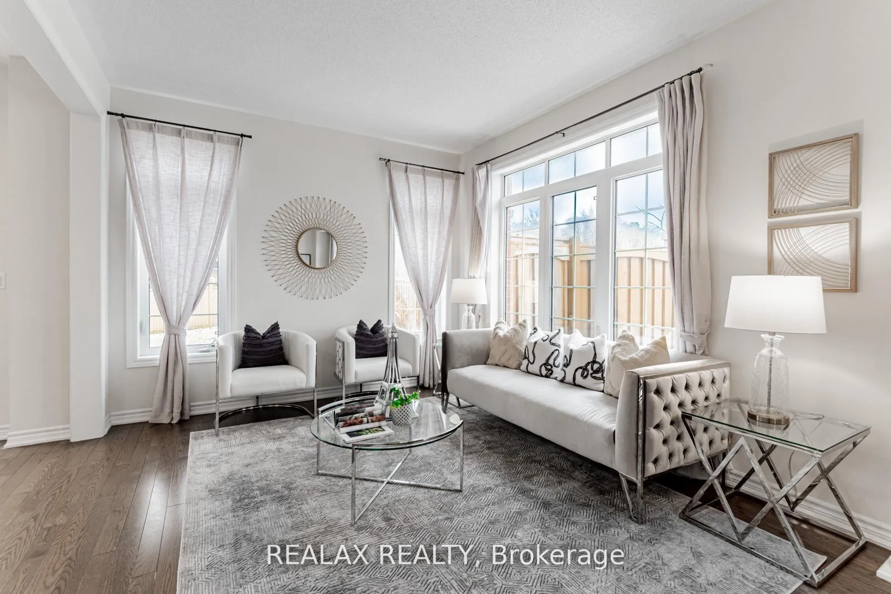 Photo 8 of 143 Livante Court, Markham, Victoria Square — HOMEH