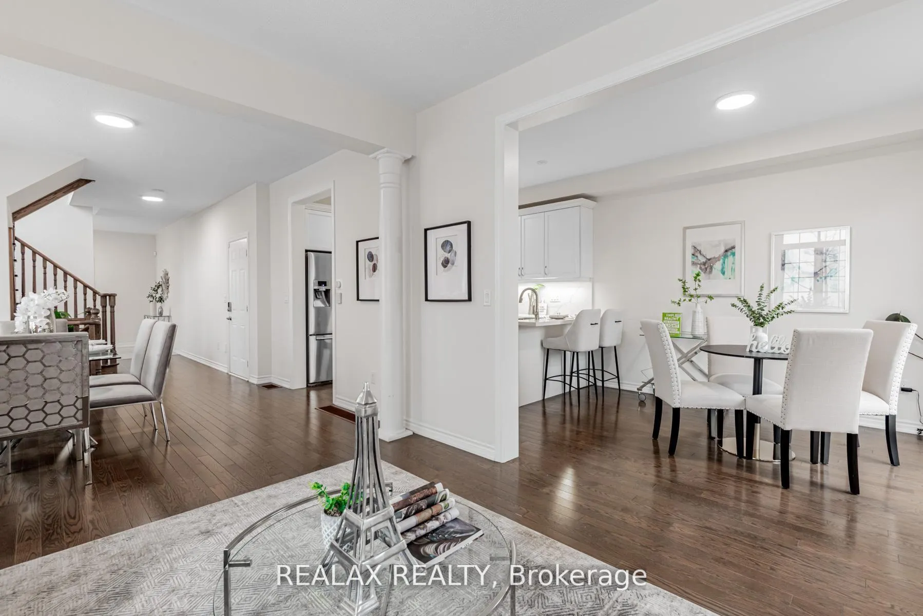 Photo 9 of 143 Livante Court, Markham, Victoria Square — HOMEH