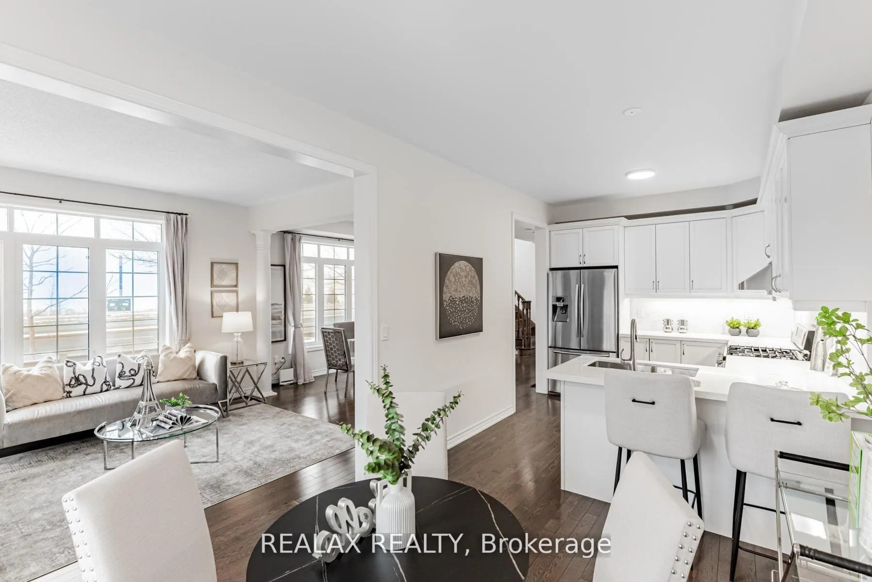 Photo 11 of 143 Livante Court, Markham, Victoria Square — HOMEH