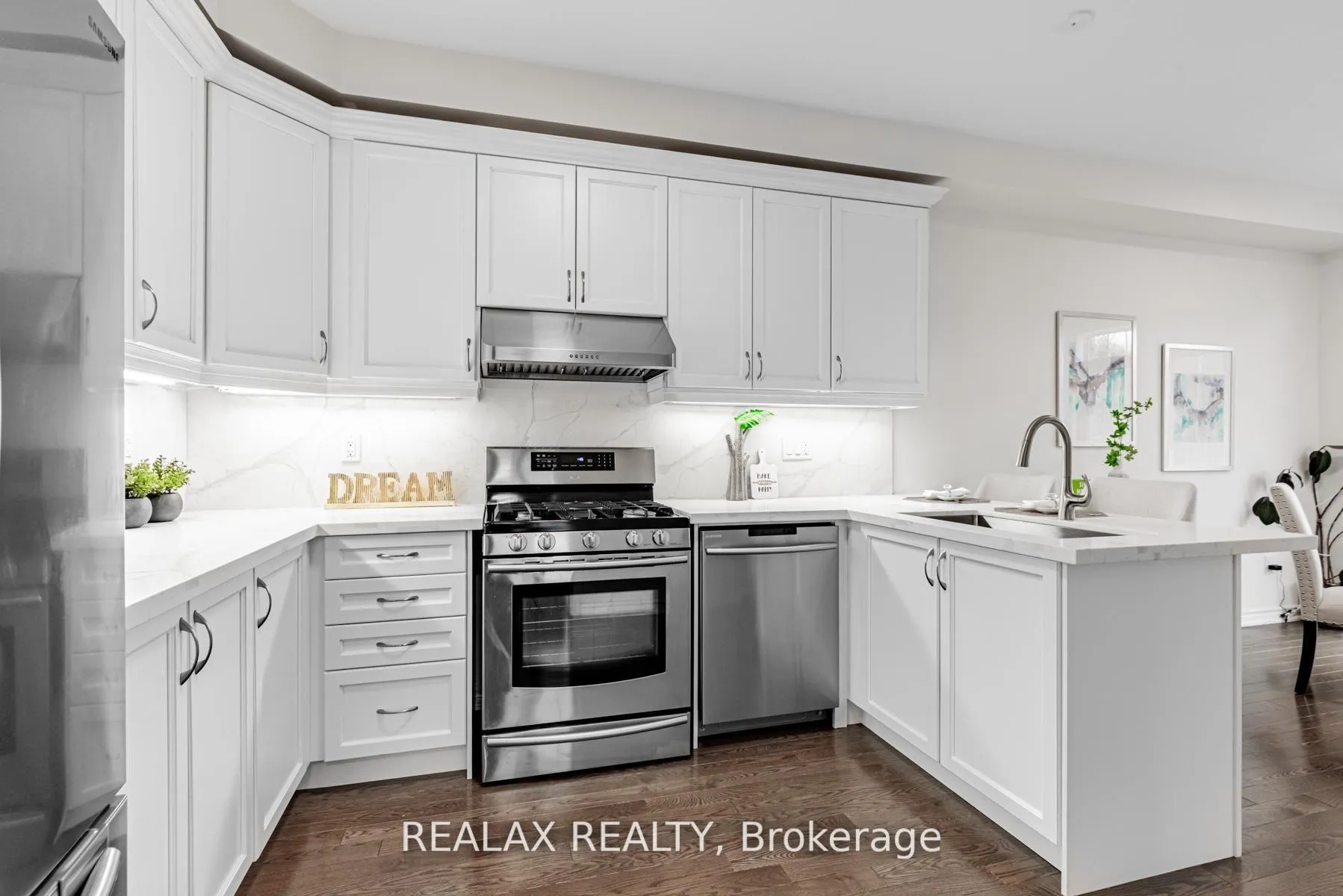Photo 14 of 143 Livante Court, Markham, Victoria Square — HOMEH