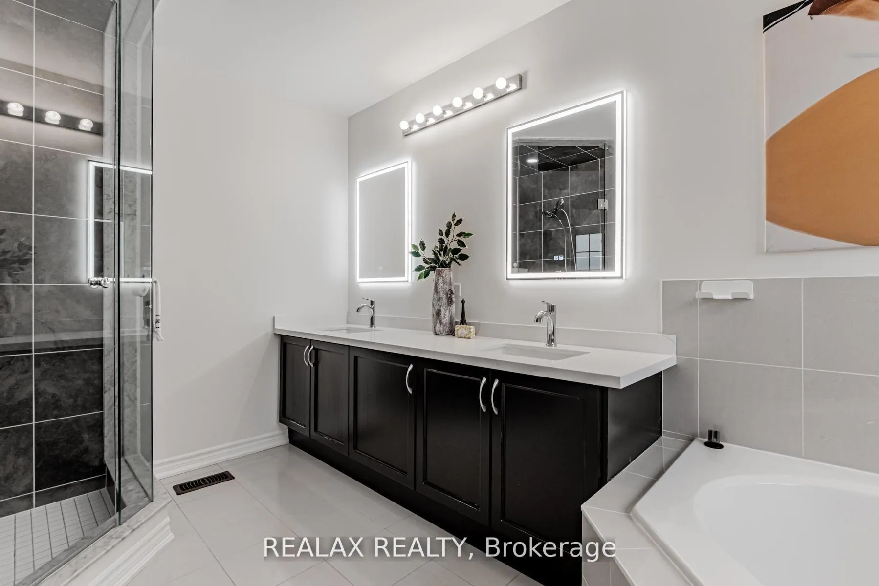 Photo 21 of 143 Livante Court, Markham, Victoria Square — HOMEH