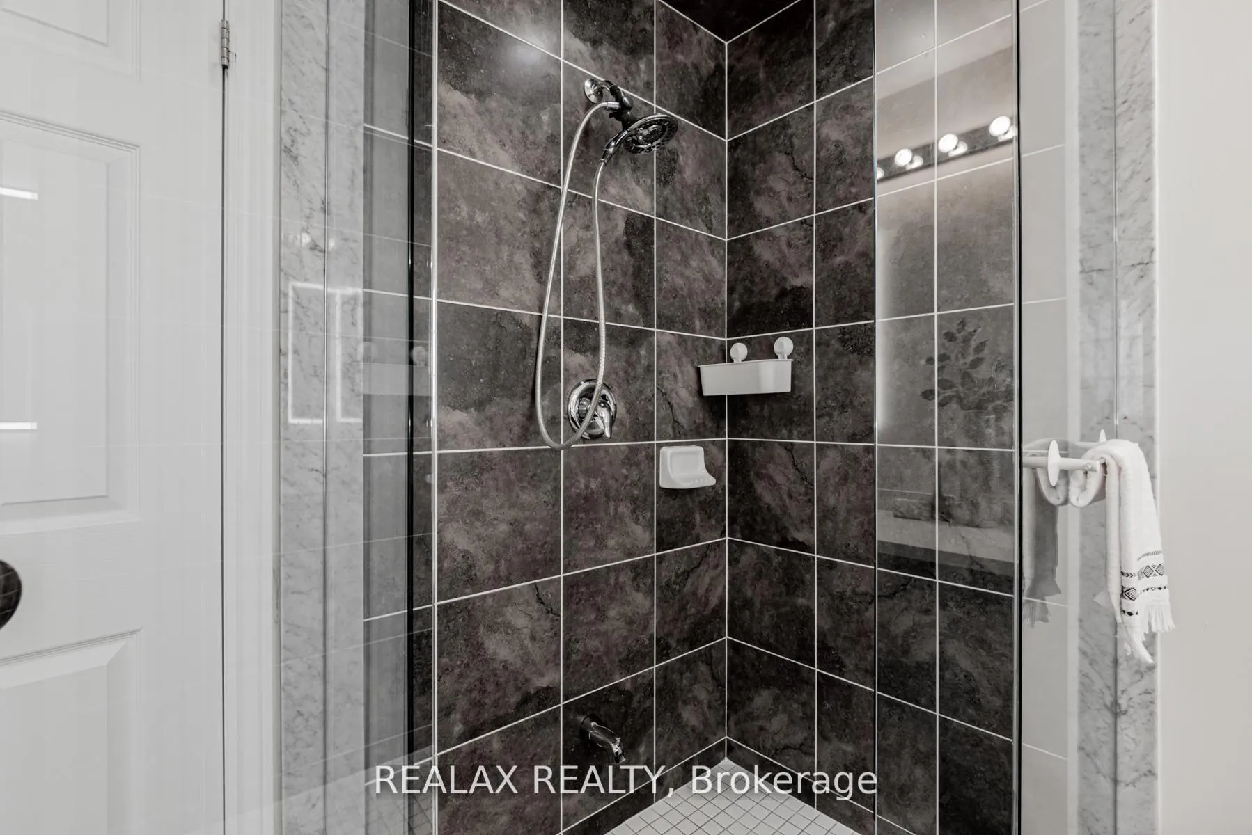Photo 22 of 143 Livante Court, Markham, Victoria Square — HOMEH