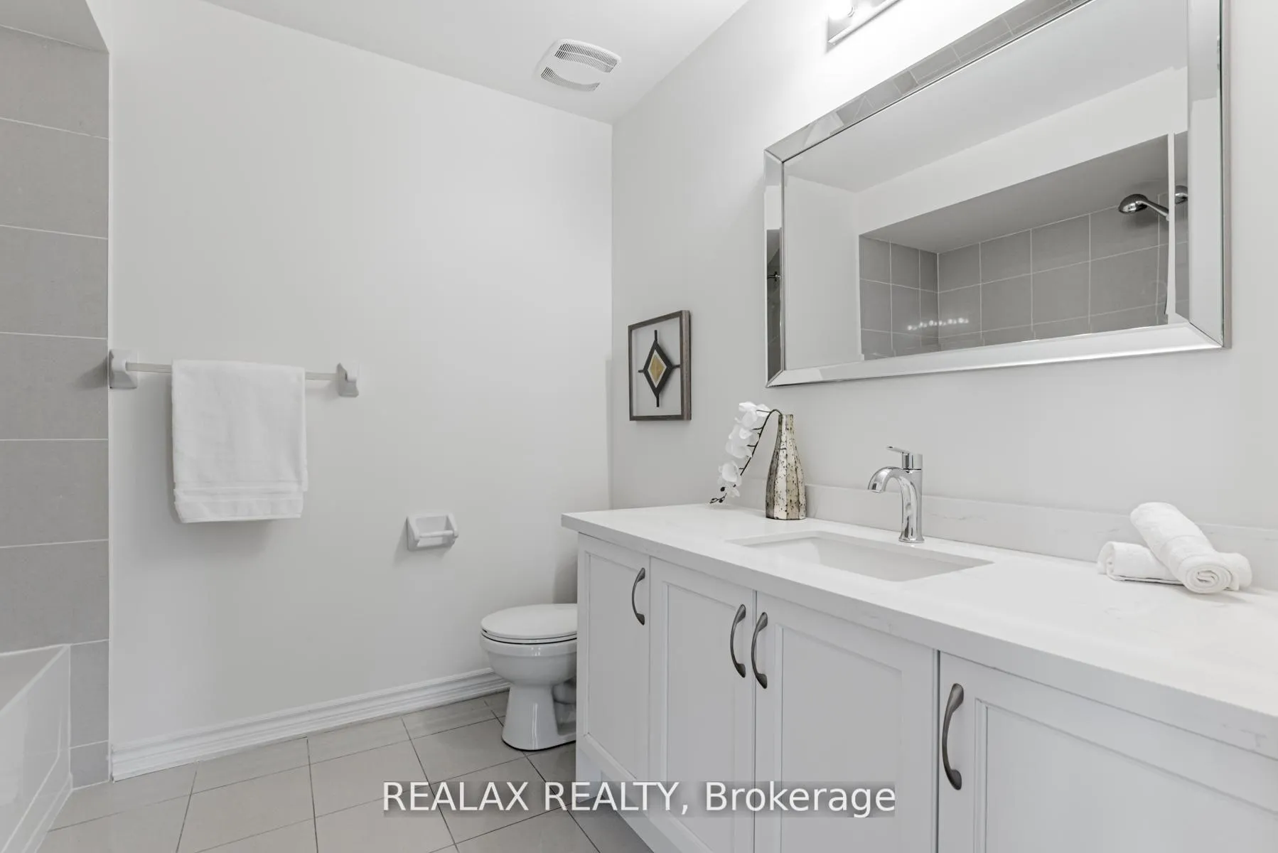 Photo 23 of 143 Livante Court, Markham, Victoria Square — HOMEH