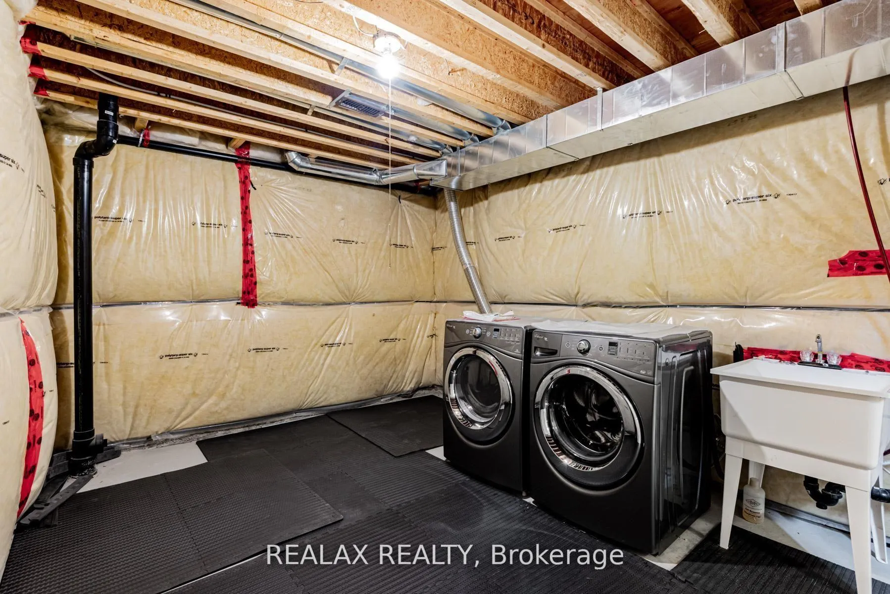 Photo 24 of 143 Livante Court, Markham, Victoria Square — HOMEH
