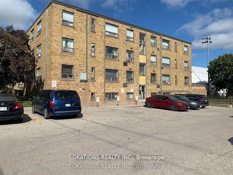 Photo 2 of Unit 313, 2135 Avenue Road, Toronto, Bedford Park-Nortown — HOMEH