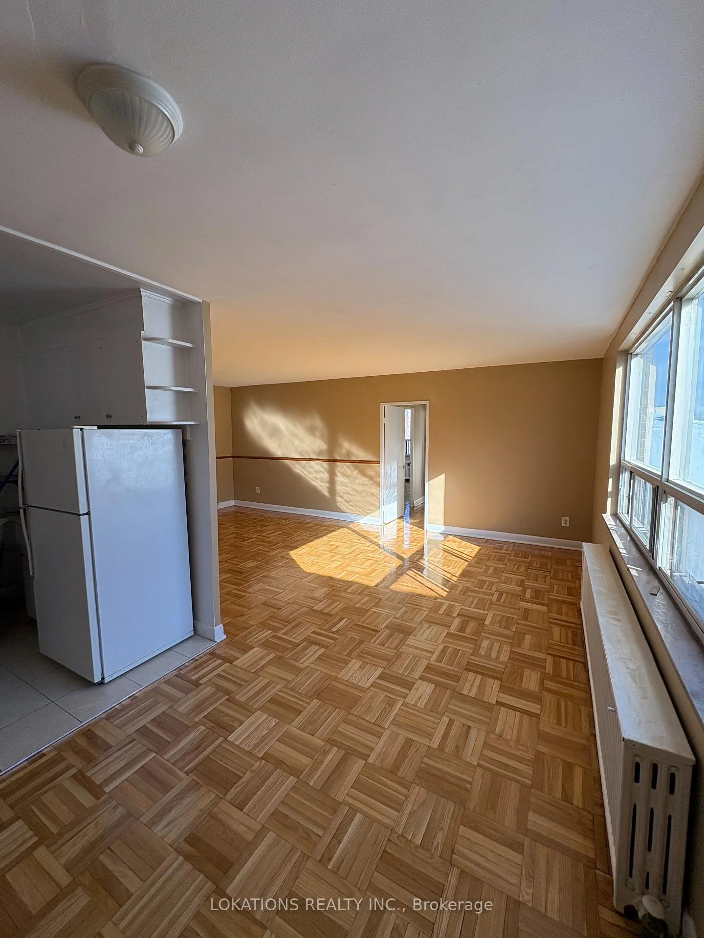 Photo 5 of Unit 313, 2135 Avenue Road, Toronto, Bedford Park-Nortown — HOMEH