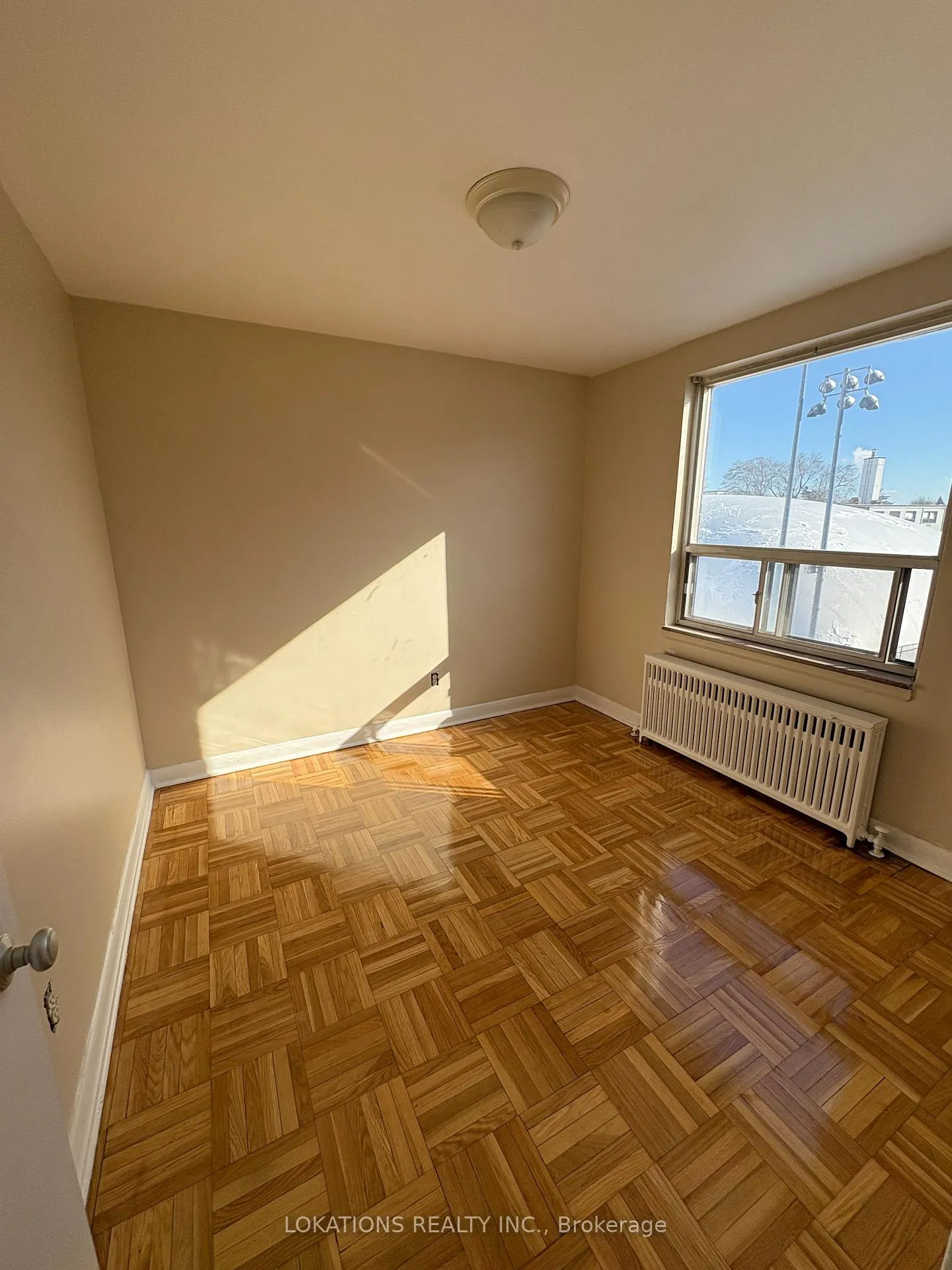 Photo 8 of Unit 313, 2135 Avenue Road, Toronto, Bedford Park-Nortown — HOMEH