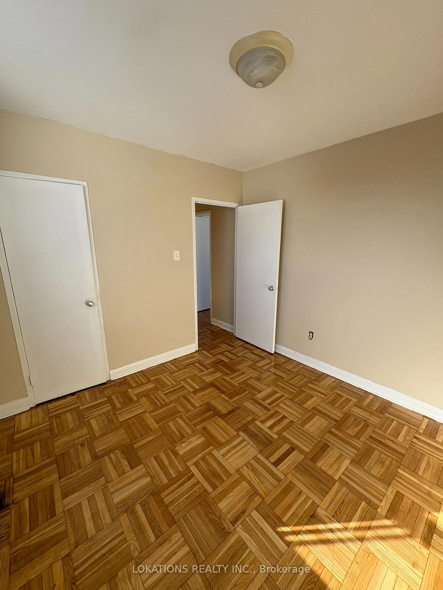 Photo 11 of Unit 313, 2135 Avenue Road, Toronto, Bedford Park-Nortown — HOMEH