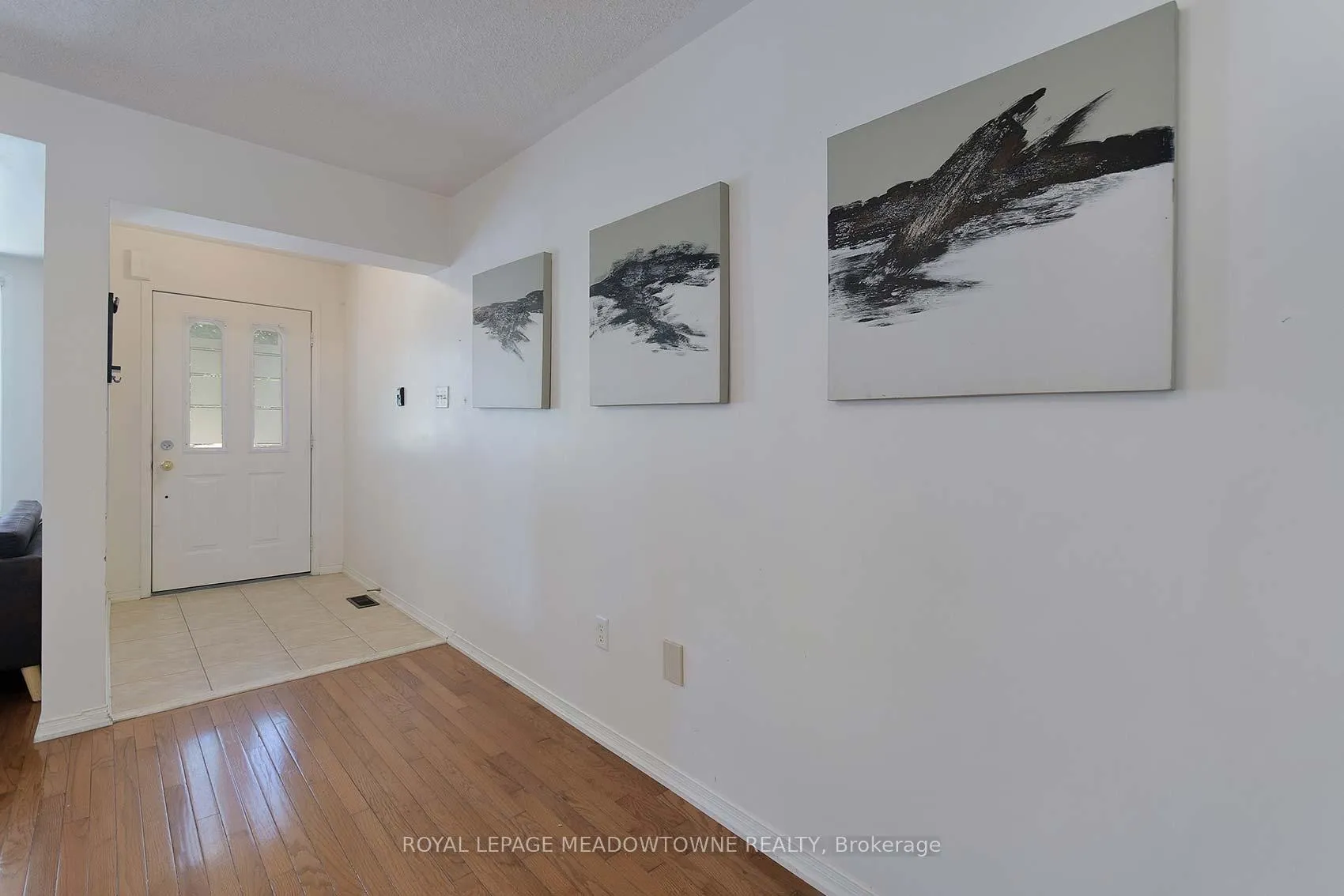 Photo 6 of 28 Norland Circle, Oshawa, Windfields — HOMEH