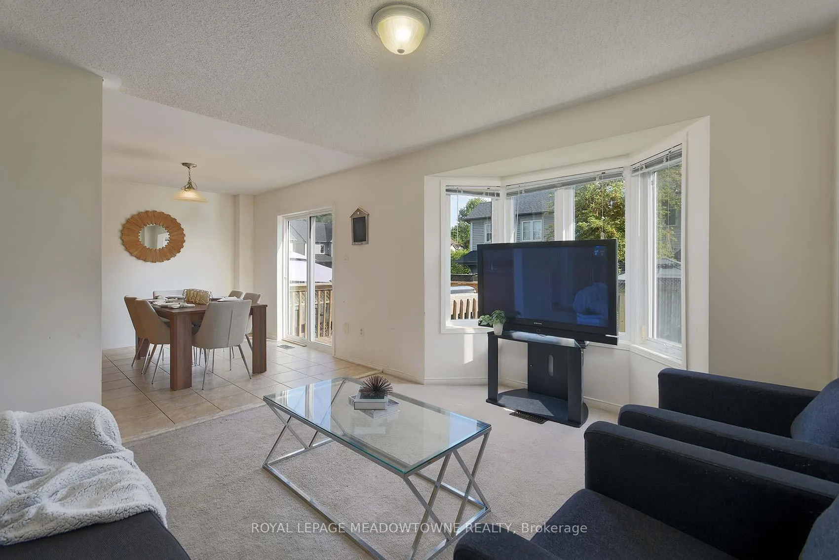 Photo 8 of 28 Norland Circle, Oshawa, Windfields — HOMEH