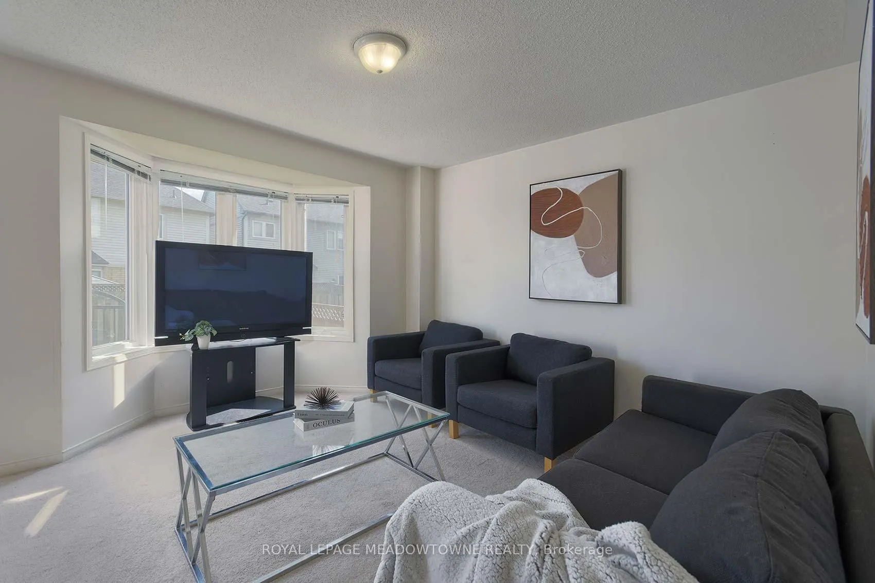 Photo 10 of 28 Norland Circle, Oshawa, Windfields — HOMEH