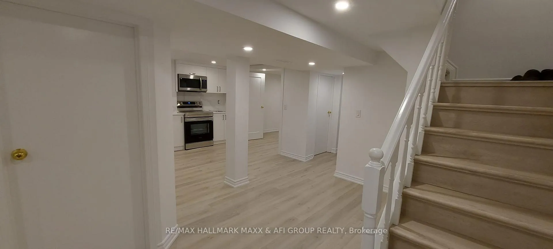 Photo 2 of Unit Lower, 568 Brownridge Drive, Vaughan, Brownridge — HOMEH