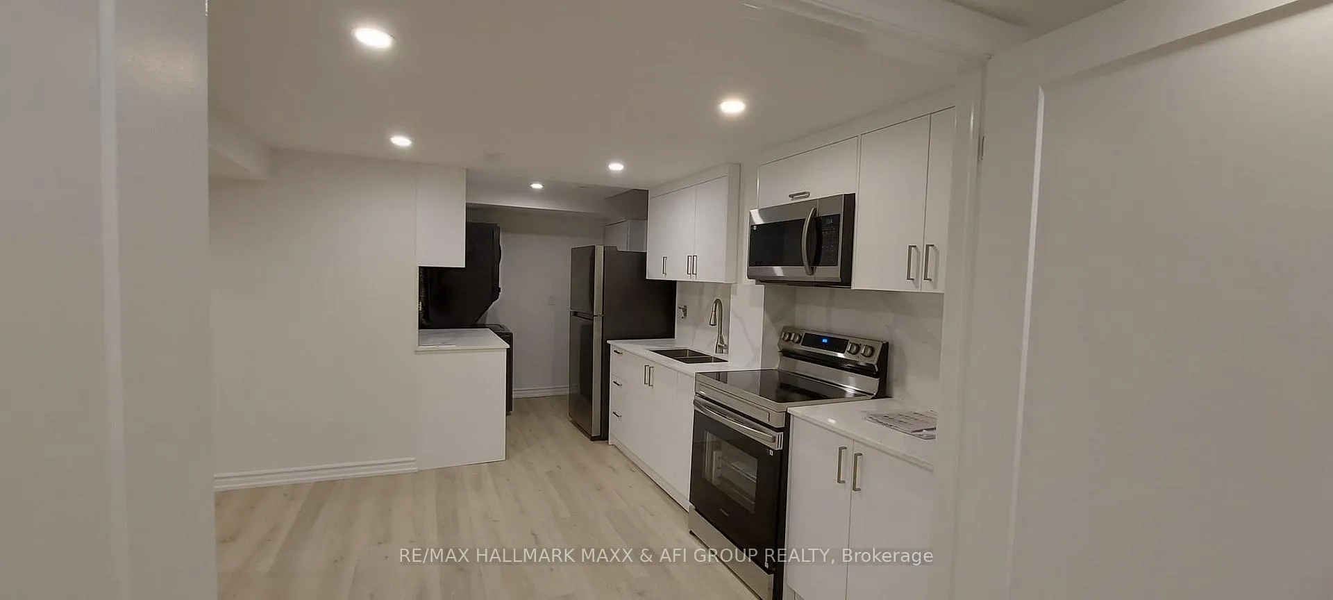 Photo 5 of Unit Lower, 568 Brownridge Drive, Vaughan, Brownridge — HOMEH