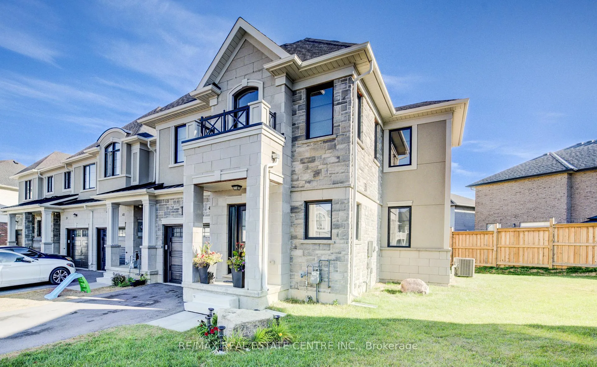 Photo 5 of 43 Genoa Drive, Hamilton, Ryckmans — HOMEH