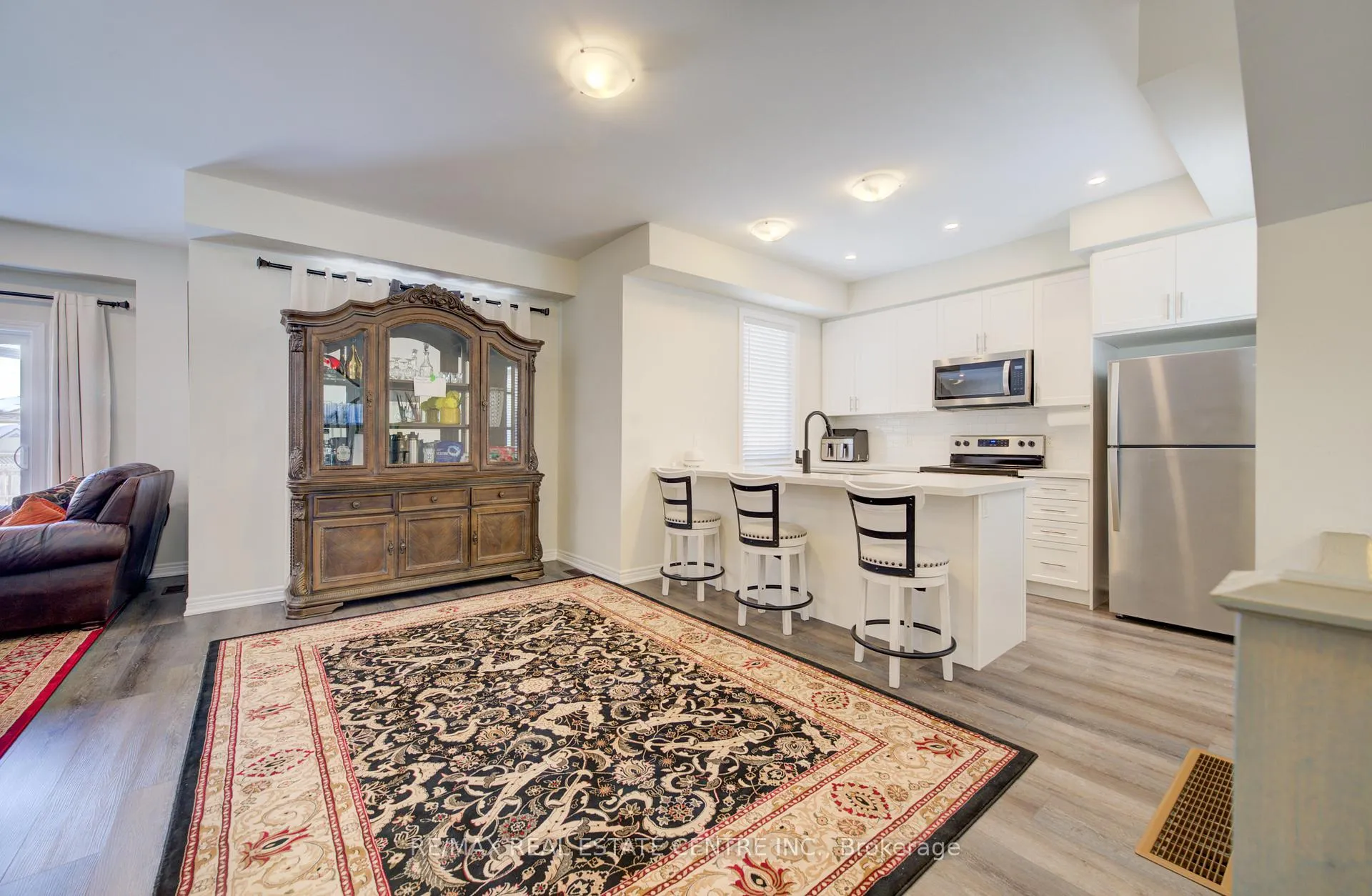 Photo 8 of 43 Genoa Drive, Hamilton, Ryckmans — HOMEH