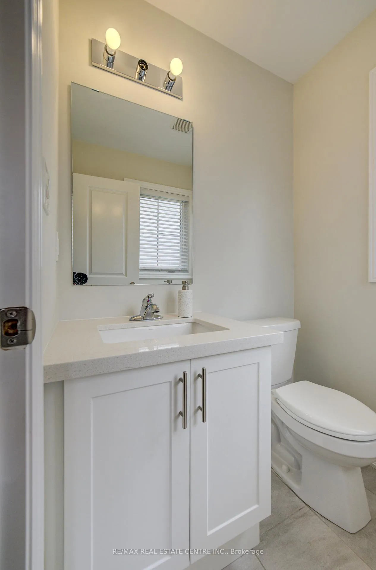 Photo 14 of 43 Genoa Drive, Hamilton, Ryckmans — HOMEH
