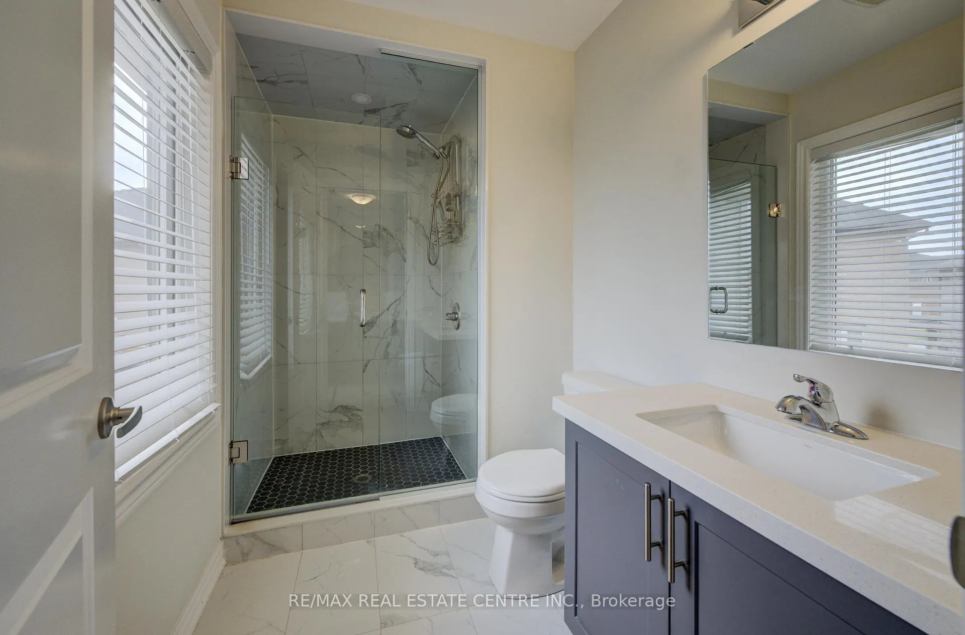 Photo 27 of 43 Genoa Drive, Hamilton, Ryckmans — HOMEH