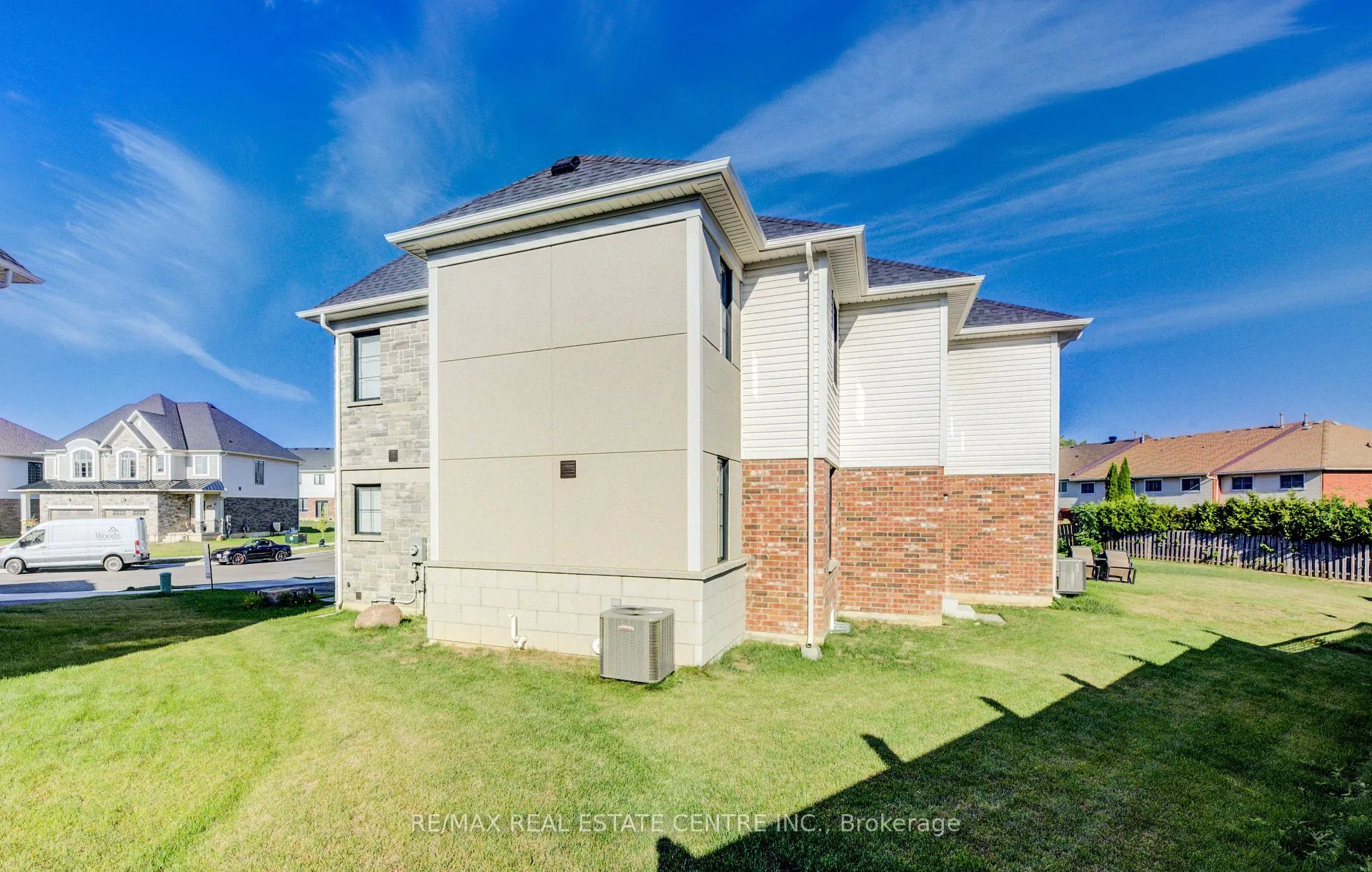Photo 31 of 43 Genoa Drive, Hamilton, Ryckmans — HOMEH