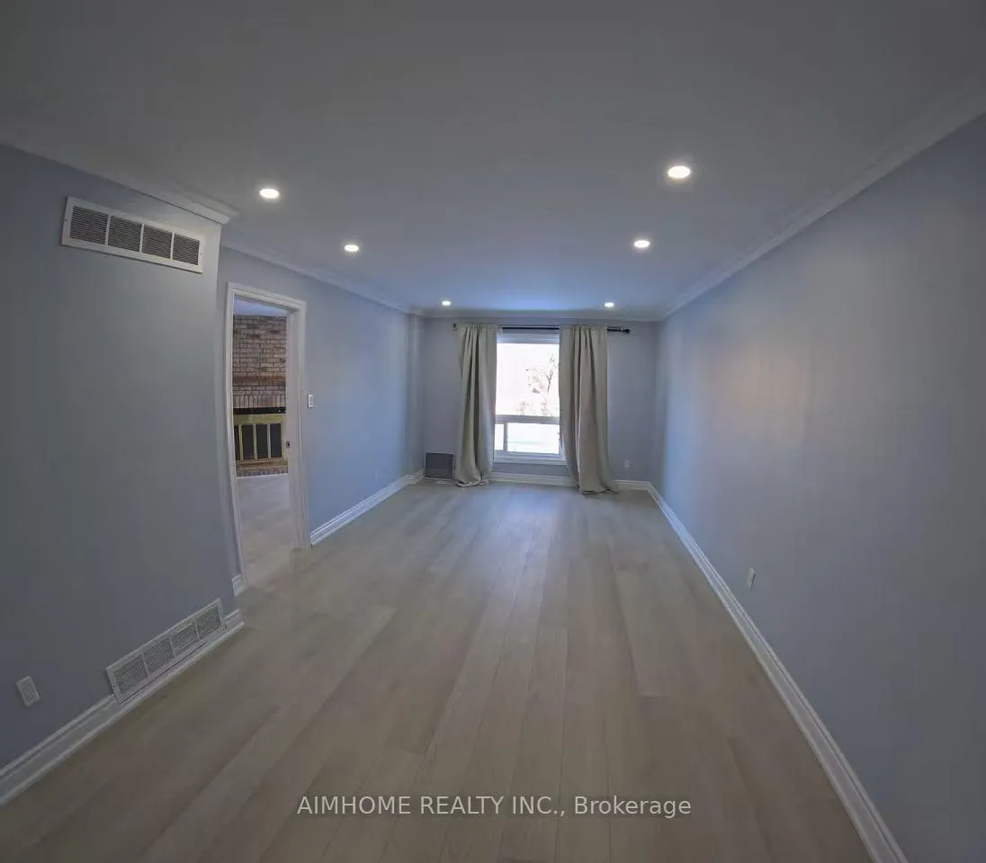 Photo 11 of 21 Halder Crescent, Markham, Milliken Mills East — HOMEH