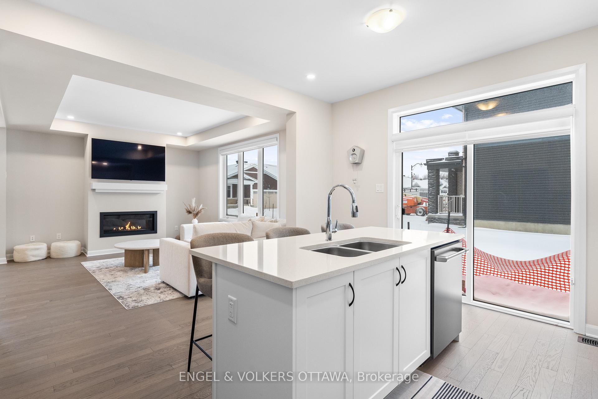 Photo 14 of 2053 Wanderer Avenue, Ottawa, Mahogany Community — HOMEH