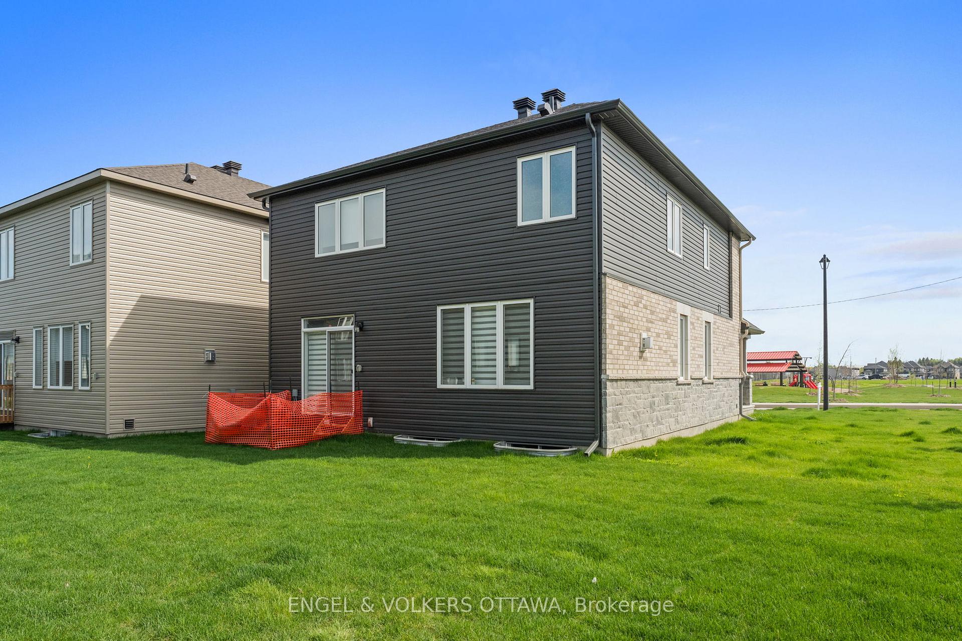 Photo 34 of 2053 Wanderer Avenue, Ottawa, Mahogany Community — HOMEH