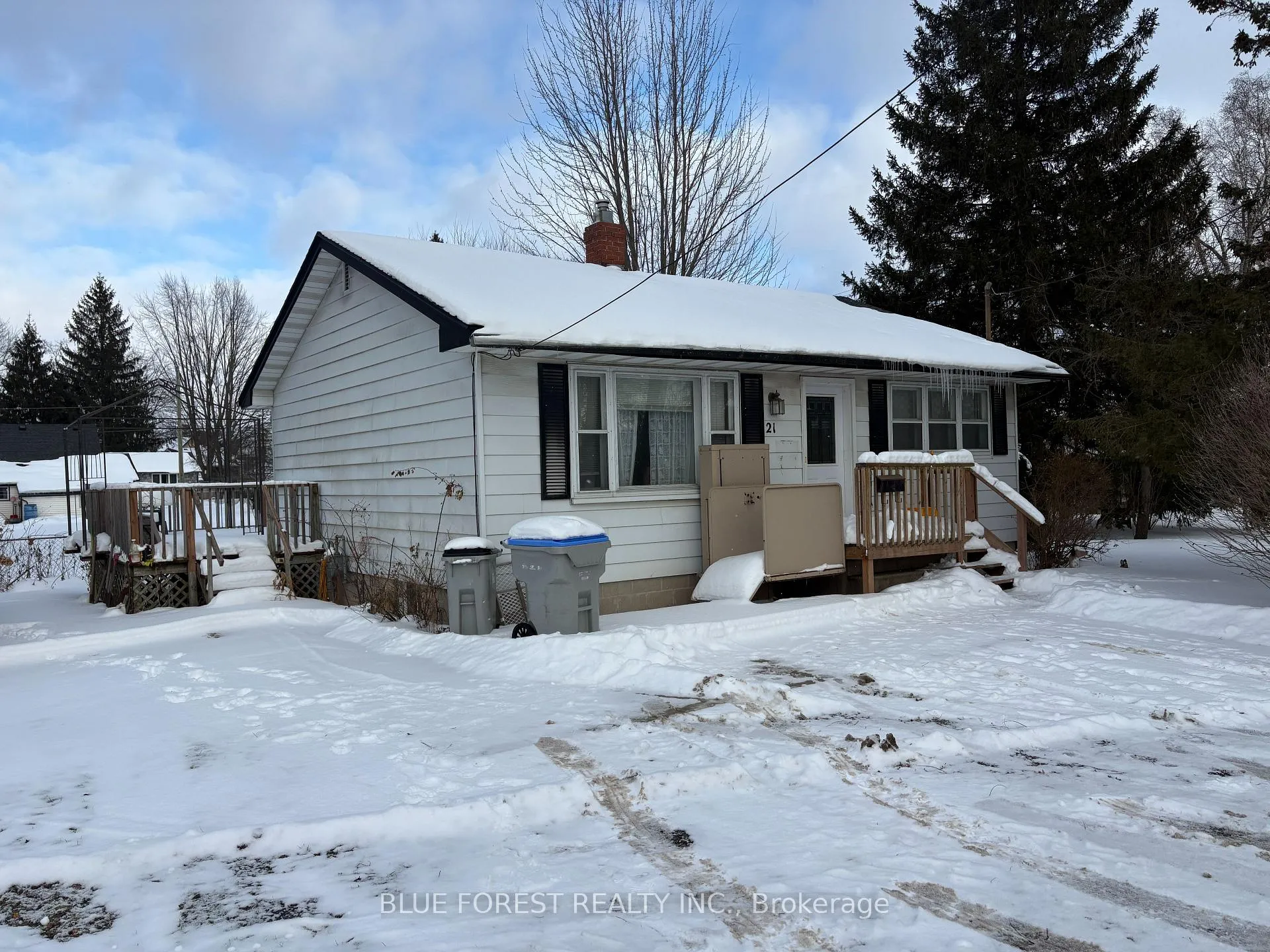 Photo 2 of 21 Mill Lane, Strathroy-Caradoc, NE — HOMEH