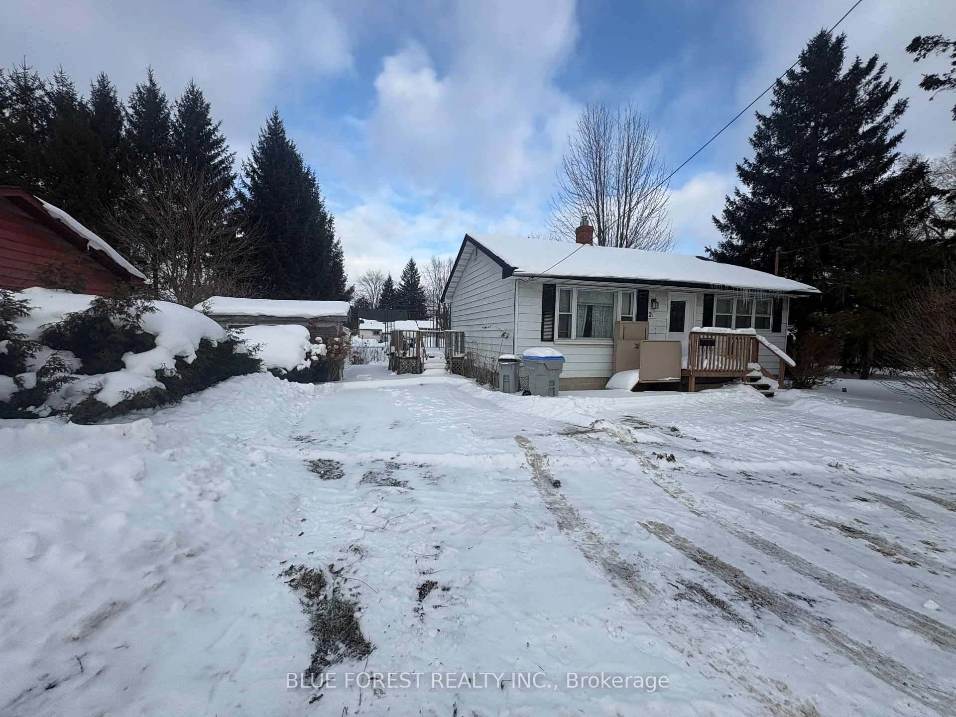 Photo 3 of 21 Mill Lane, Strathroy-Caradoc, NE — HOMEH