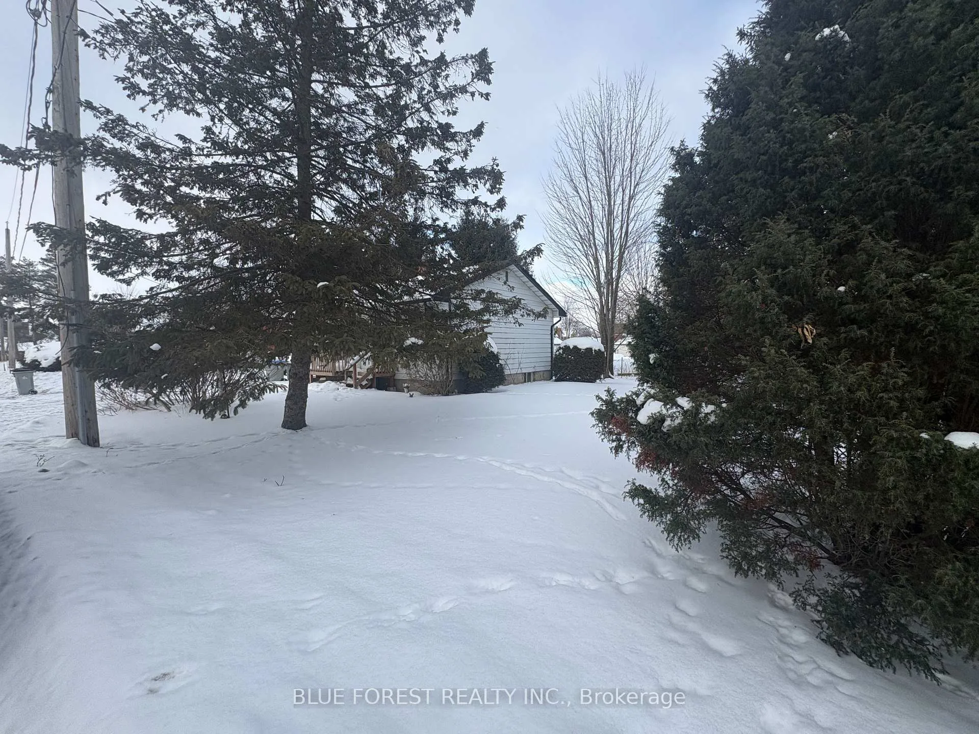 Photo 4 of 21 Mill Lane, Strathroy-Caradoc, NE — HOMEH