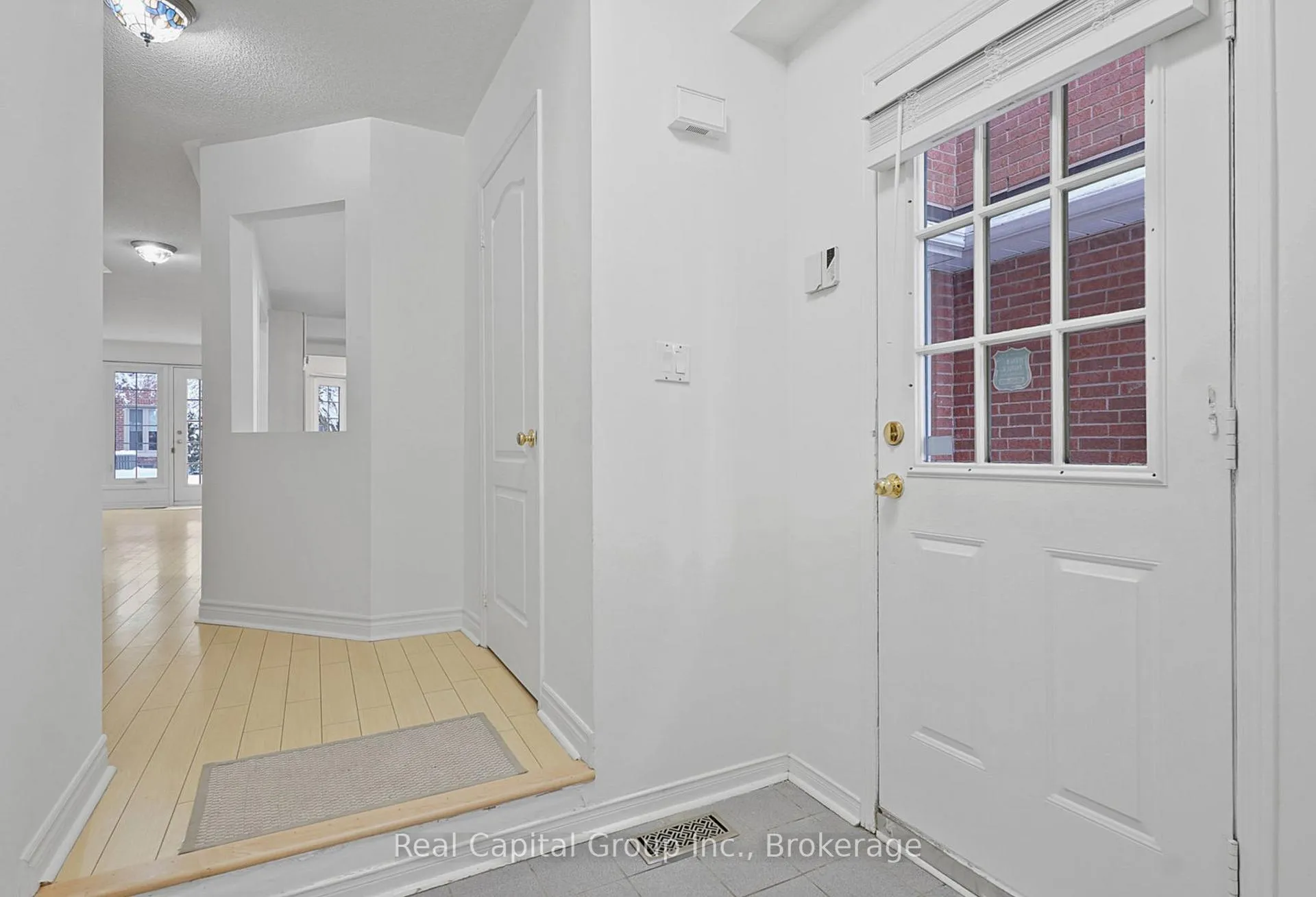 Photo 3 of 95 Alameda Circle E, Vaughan, Beverley Glen — HOMEH