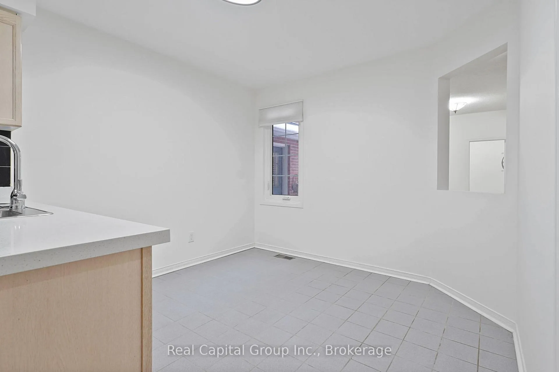 Photo 8 of 95 Alameda Circle E, Vaughan, Beverley Glen — HOMEH