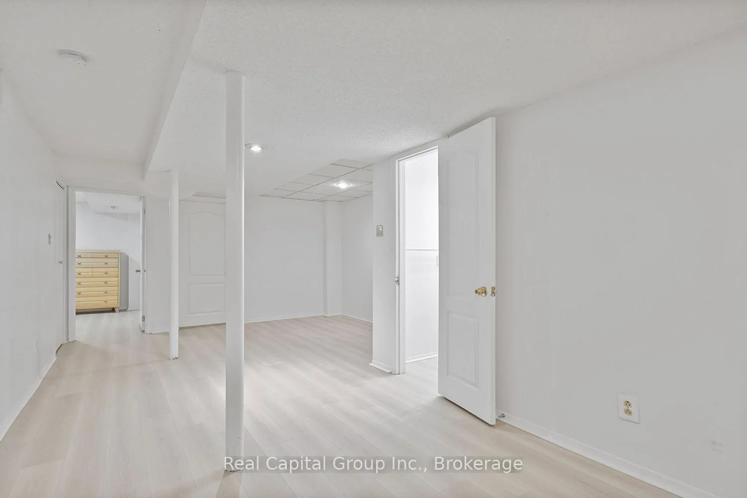 Photo 27 of 95 Alameda Circle E, Vaughan, Beverley Glen — HOMEH